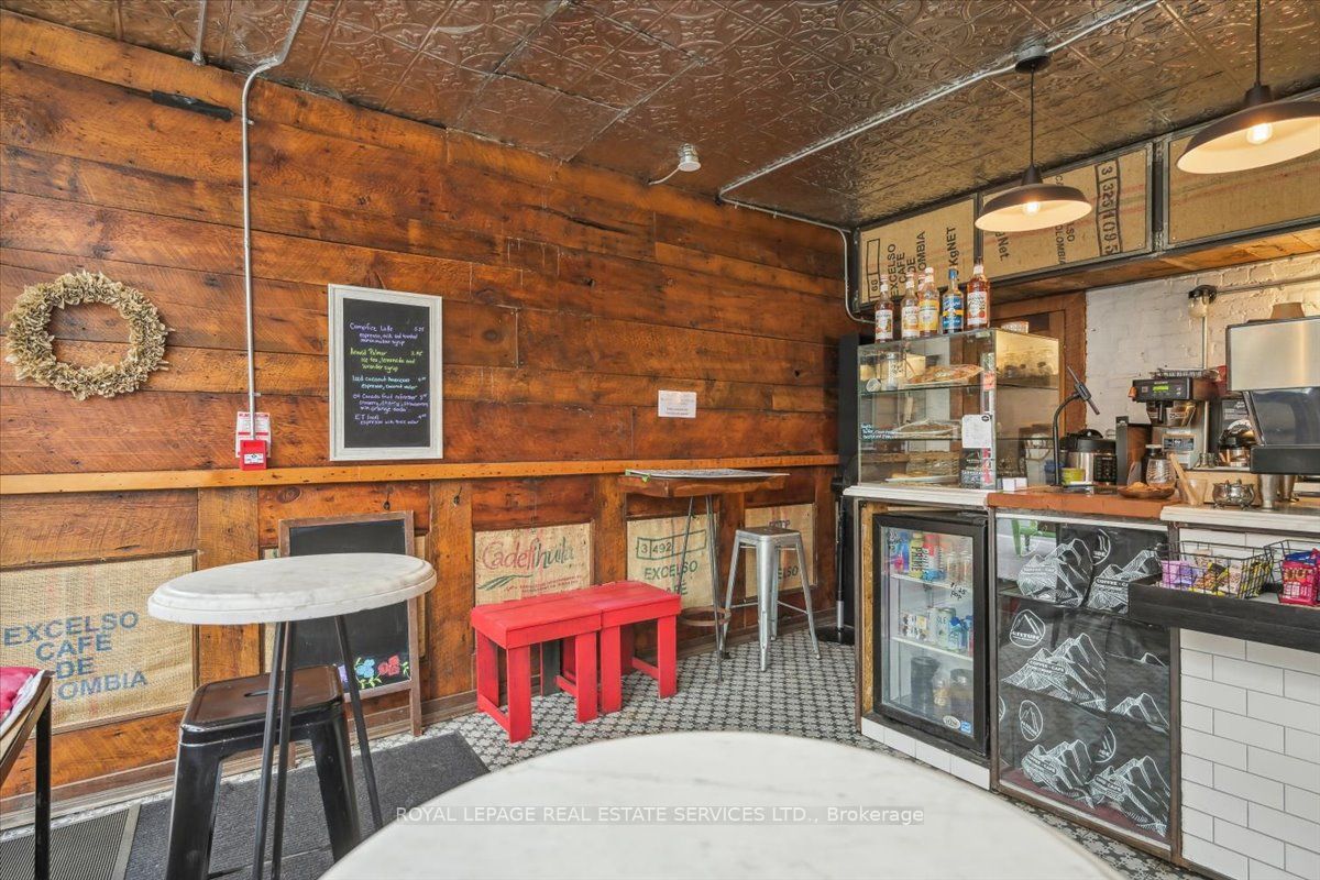 456 Ossington Avenue Property Photo 17