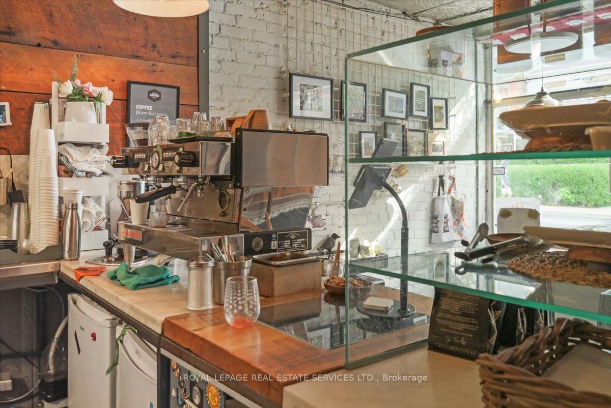 456 Ossington Avenue Property Photo 21
