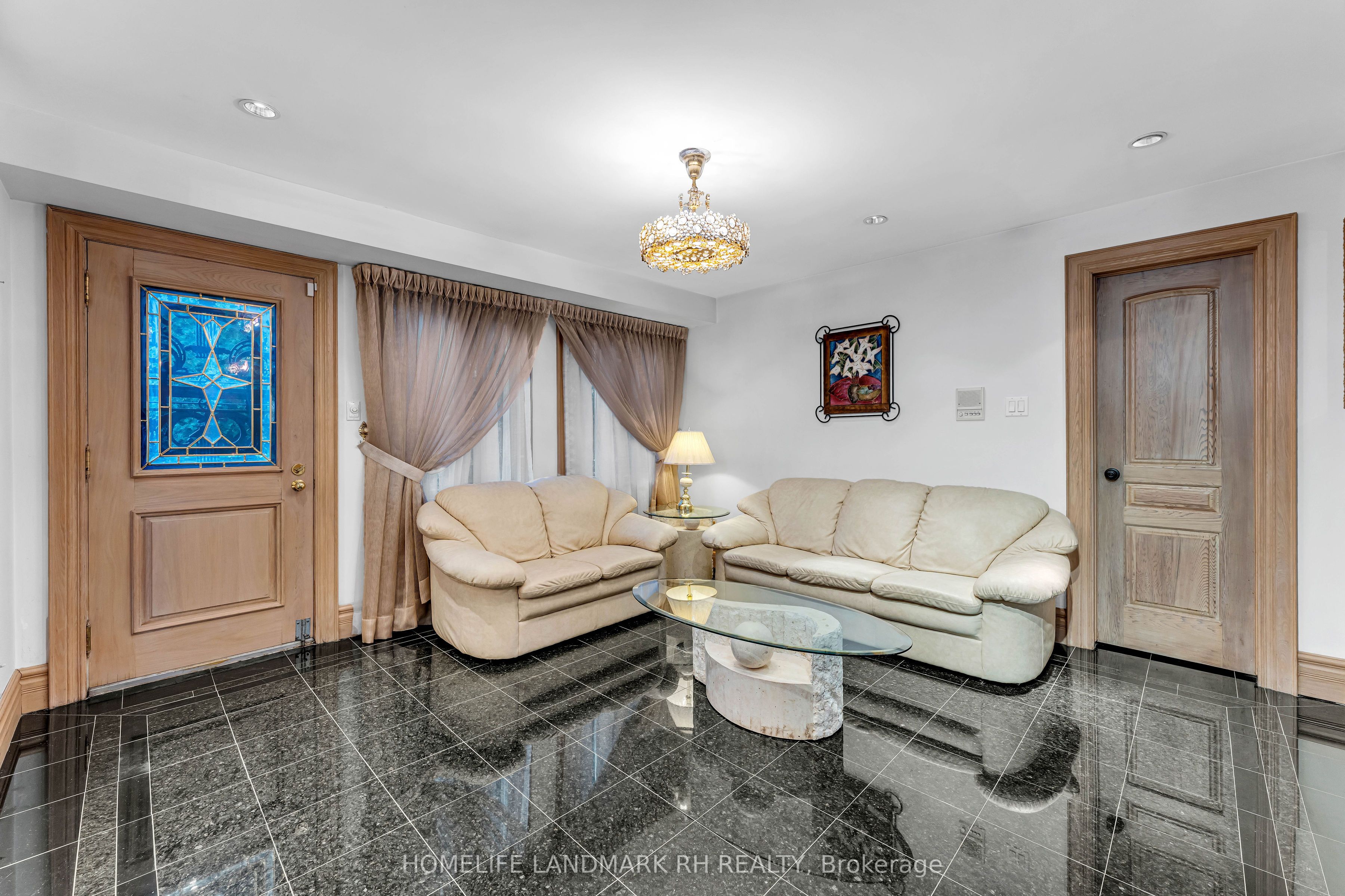 31 Arjay Crescent Property Photo 14