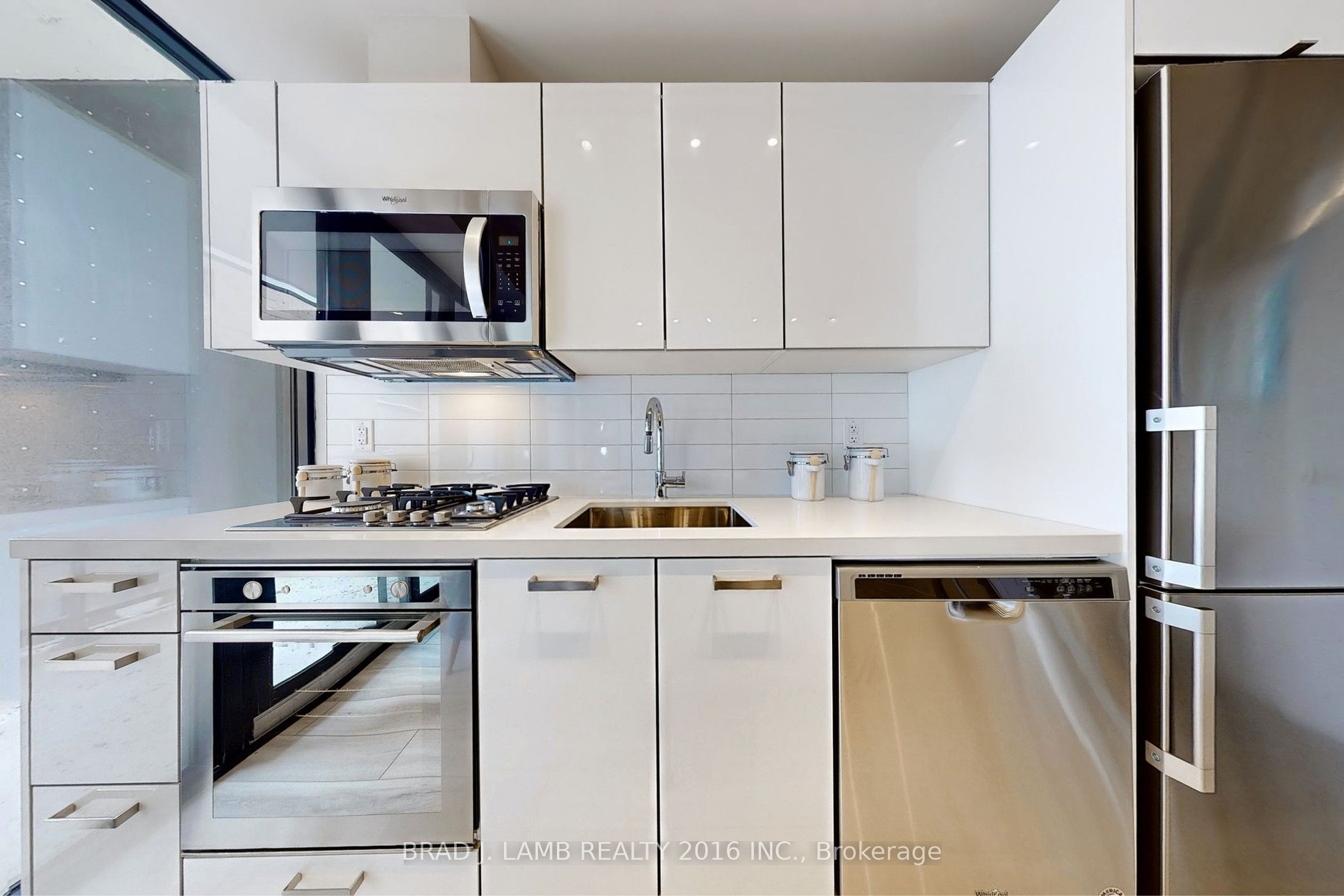 #202 - 458 Richmond Street Property Photo 8