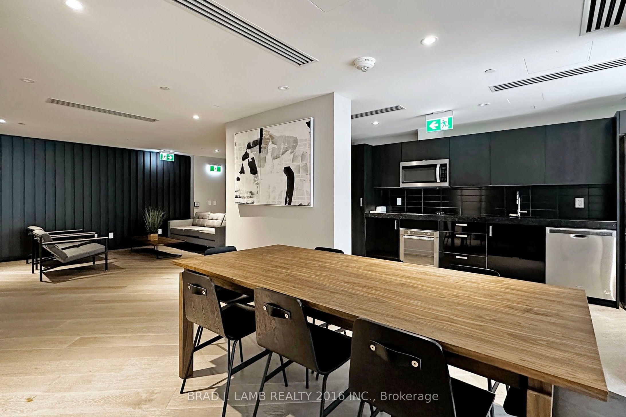 #202 - 458 Richmond Street Property Photo 20
