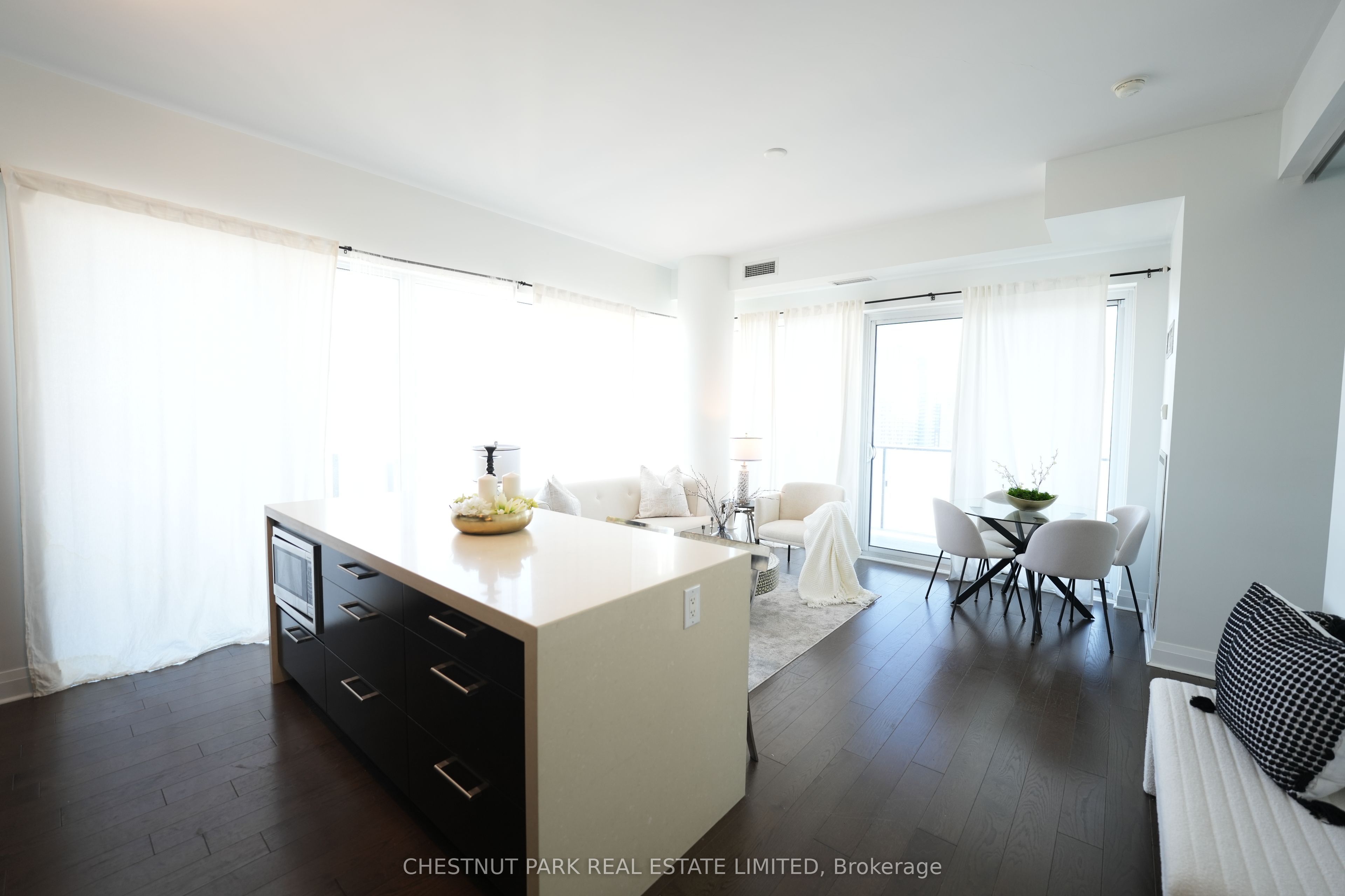 #4508 - 1080 Bay Street Property Photo 1