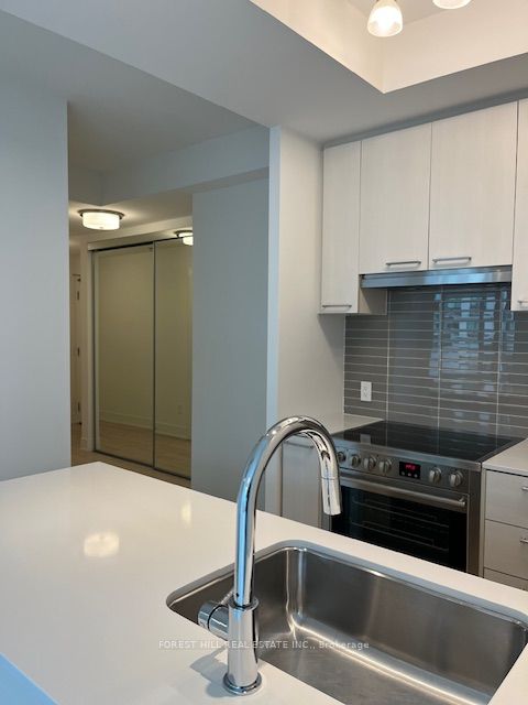 #402 - 310 Tweedsmuir Avenue Property Photo 6