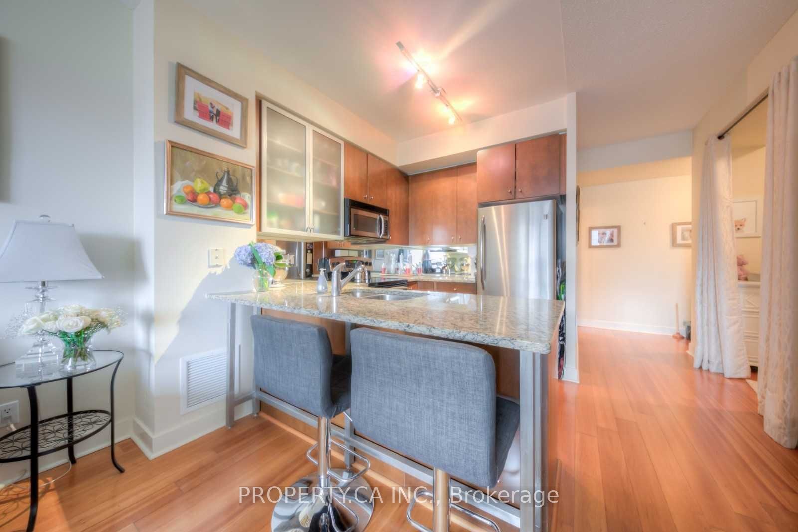 #707 - 438 King Street Property Photo 9