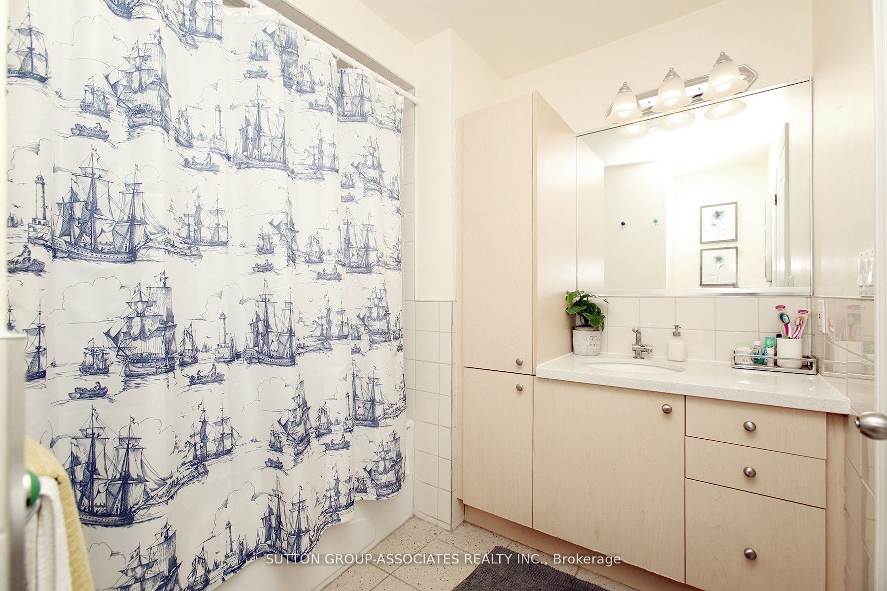 #unit 3 - 478 Bloor Street Property Photo 9