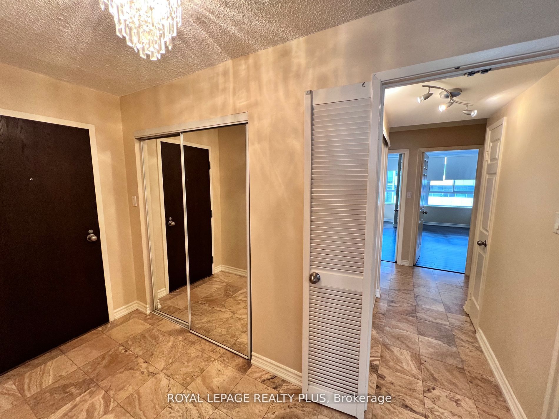 #1601 - 44 Gerrard Street Property Photo 3