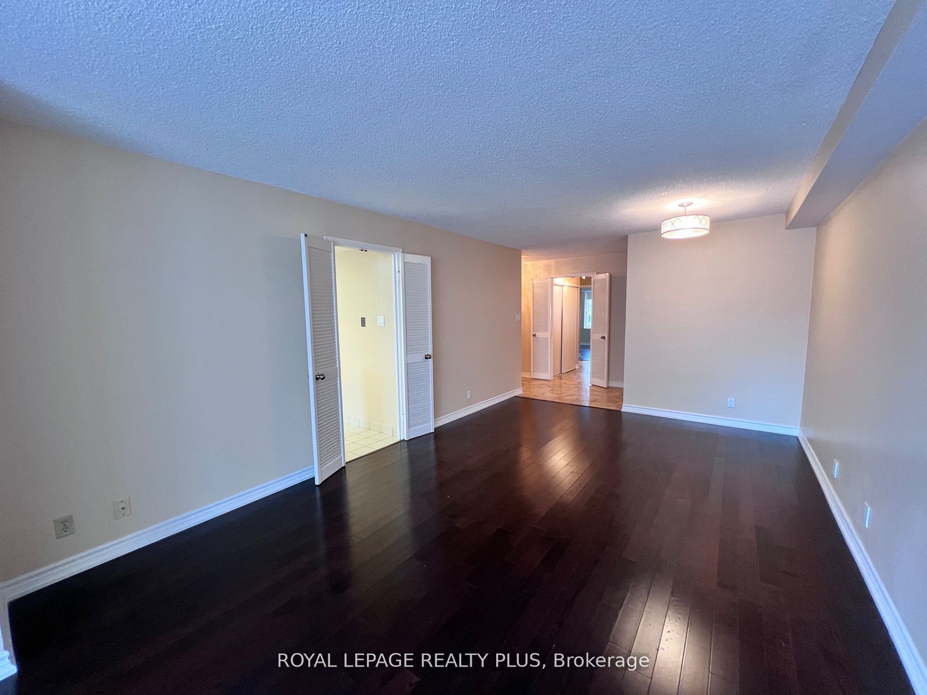 #1601 - 44 Gerrard Street Property Photo 5