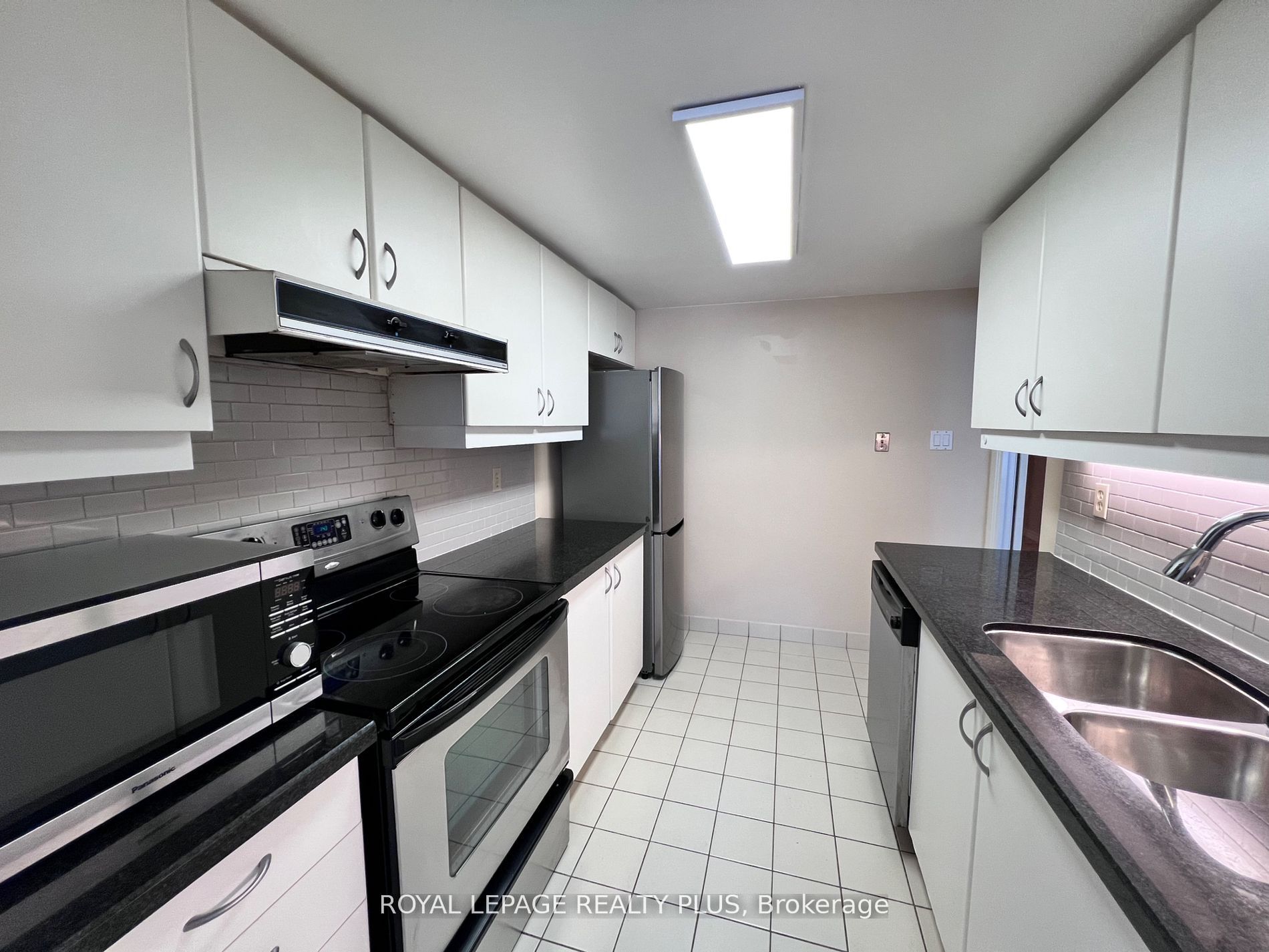 #1601 - 44 Gerrard Street Property Photo 13