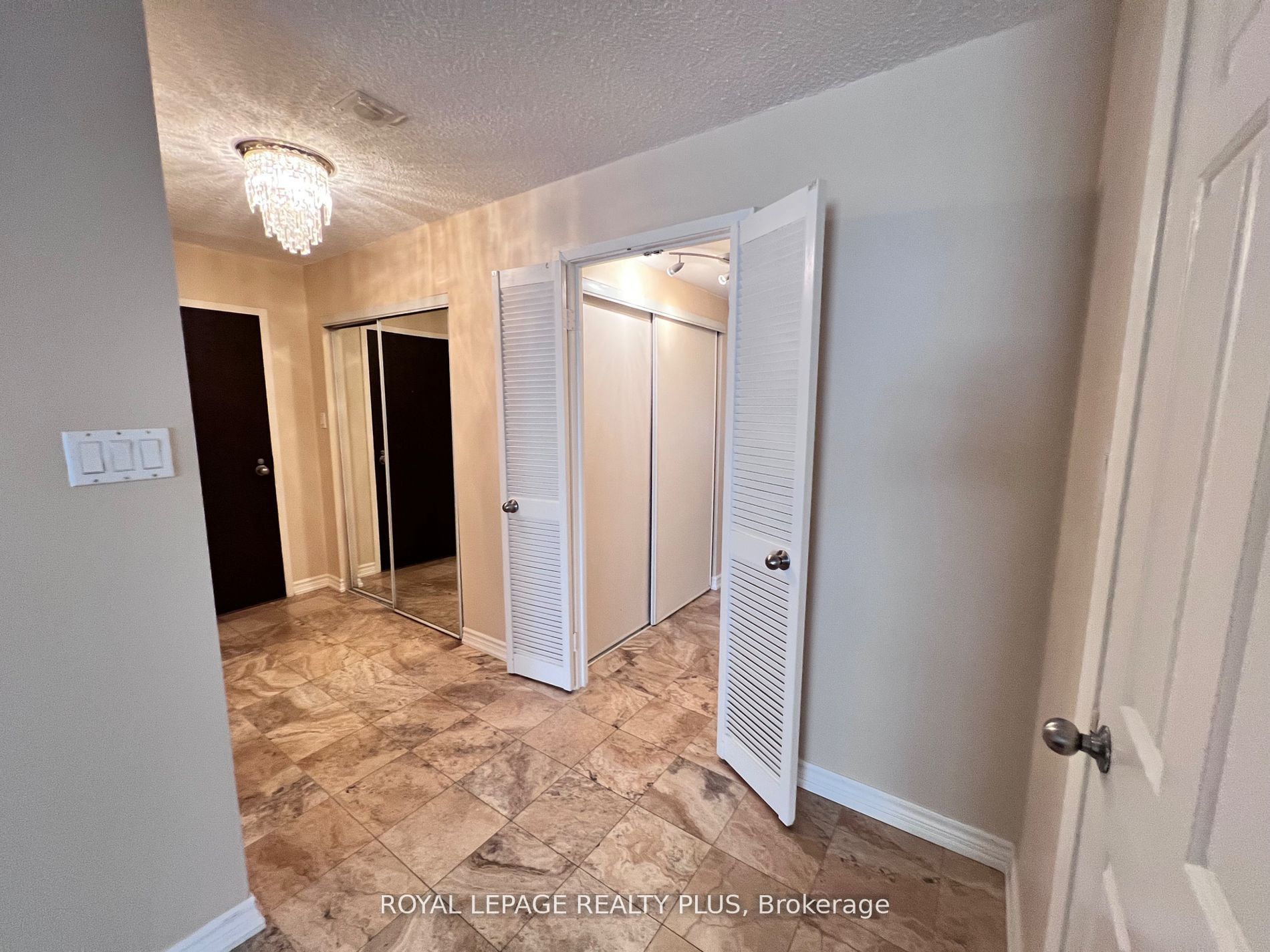 #1601 - 44 Gerrard Street Property Photo 17