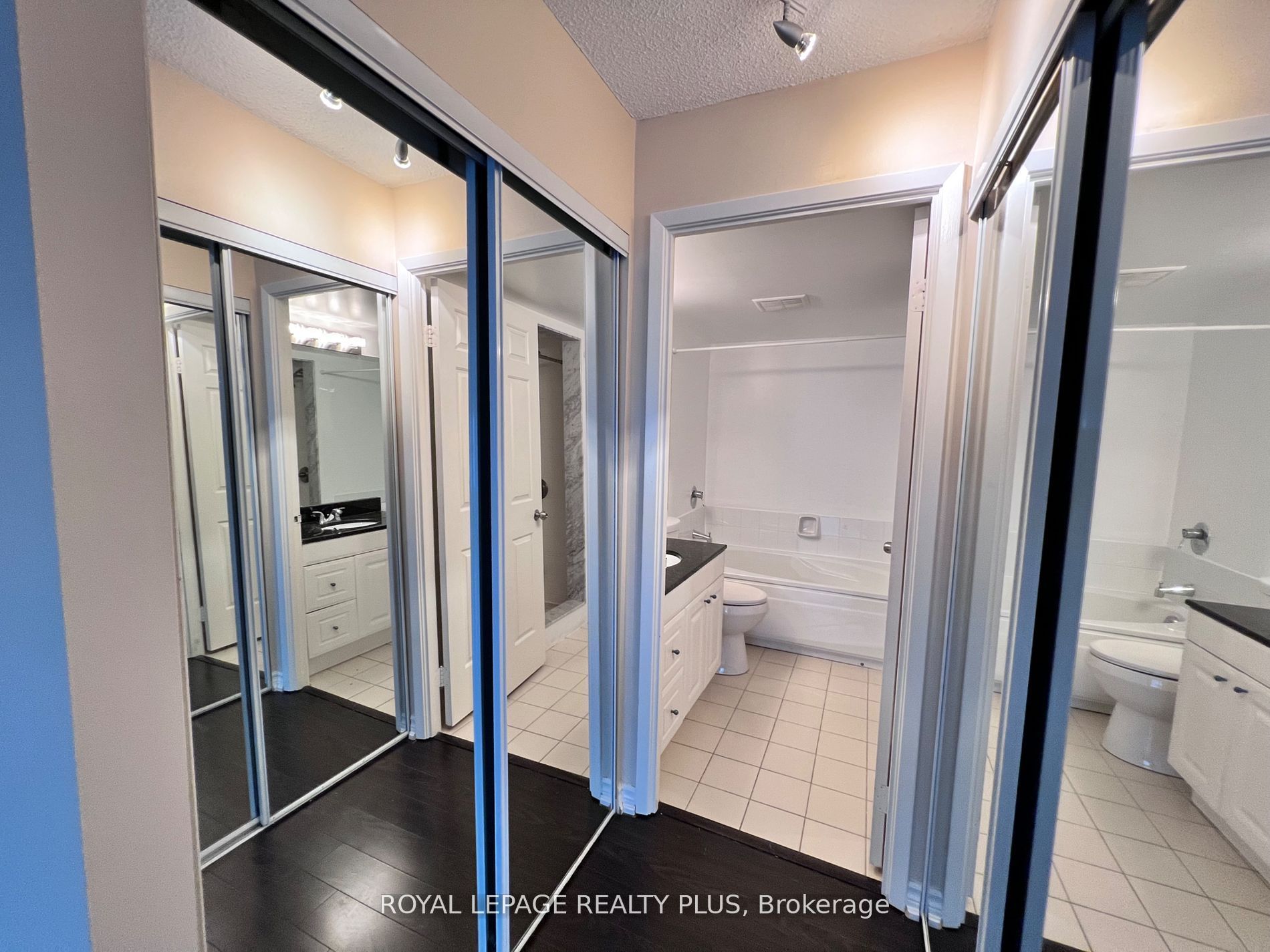 #1601 - 44 Gerrard Street Property Photo 20