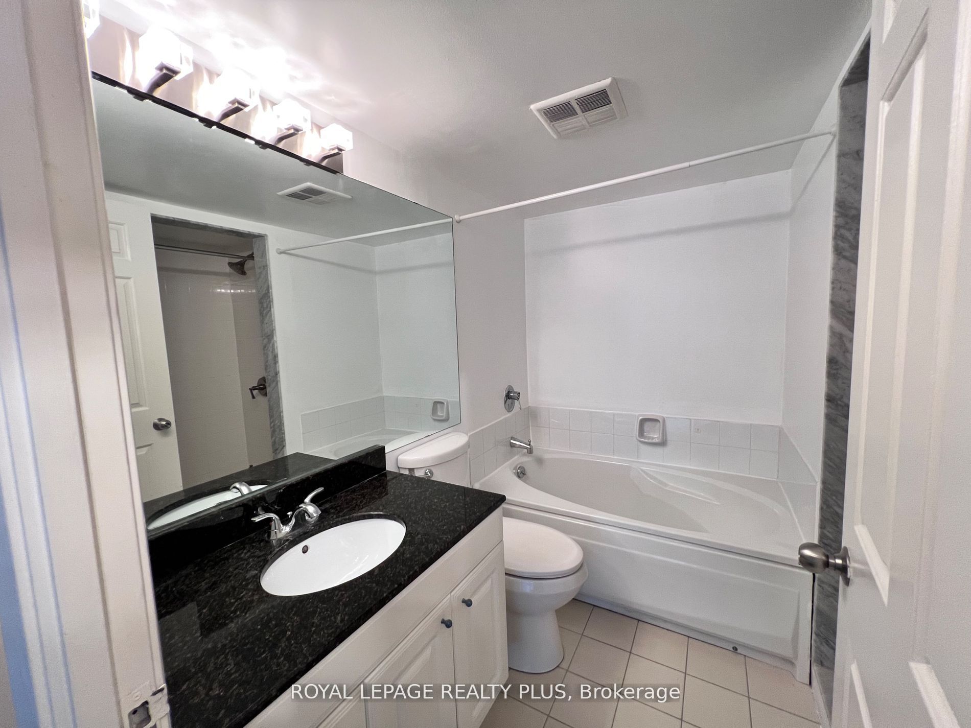 #1601 - 44 Gerrard Street Property Photo 21