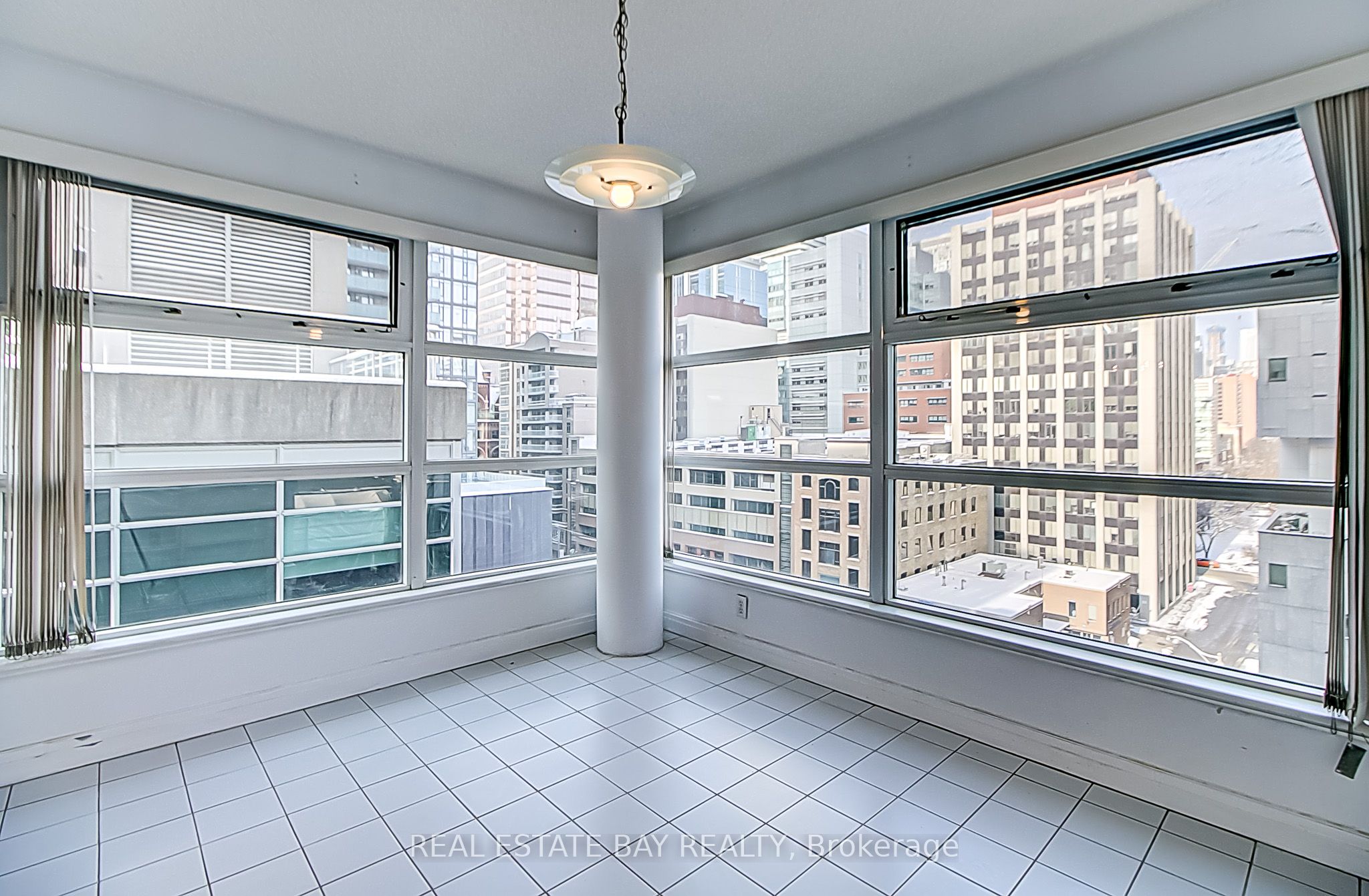 #1005 - 50 Lombard Street Property Photo 8