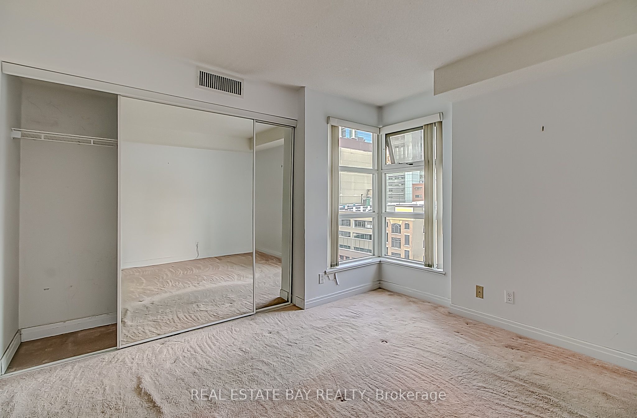 #1005 - 50 Lombard Street Property Photo 19