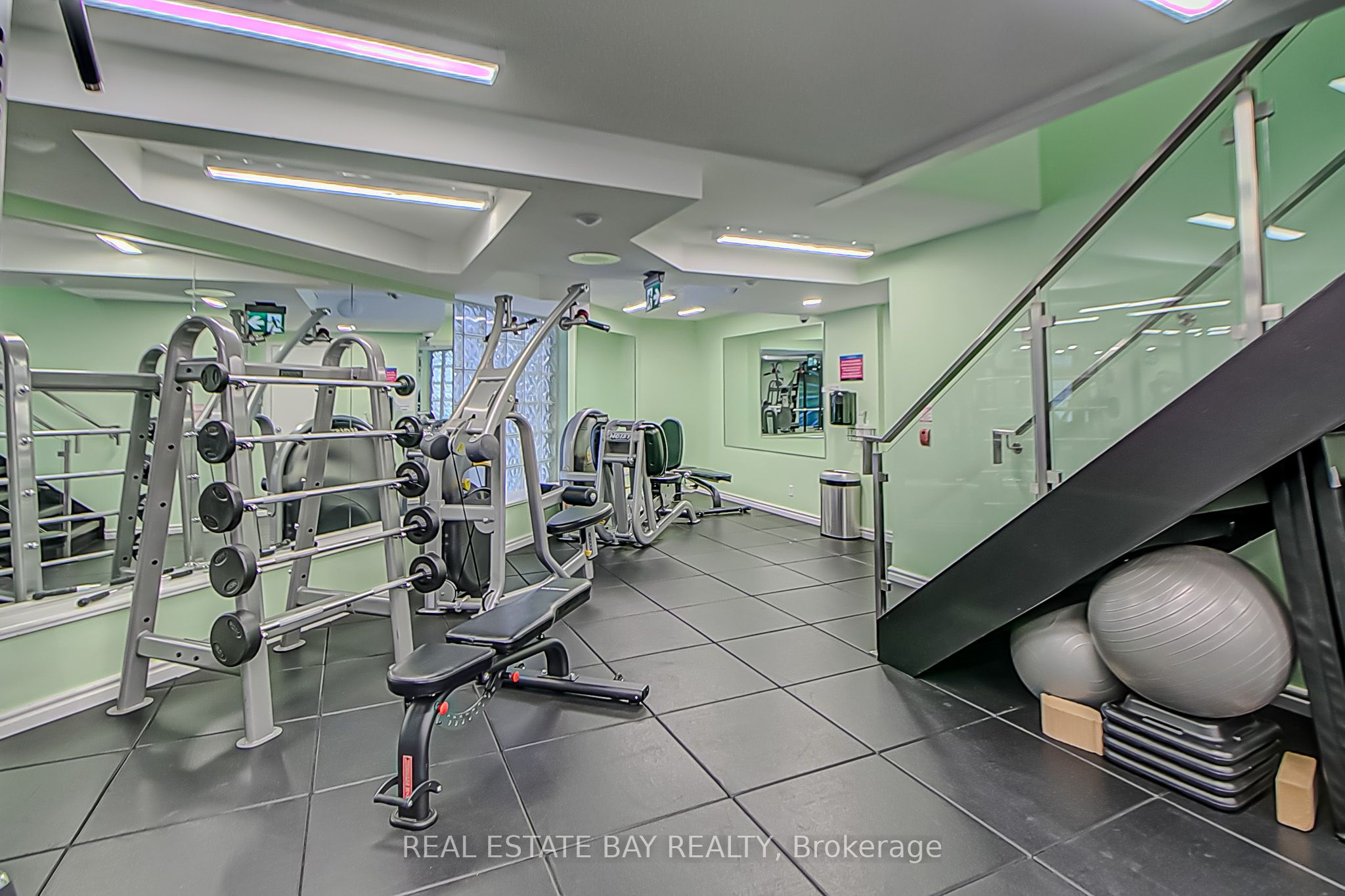#1005 - 50 Lombard Street Property Photo 27