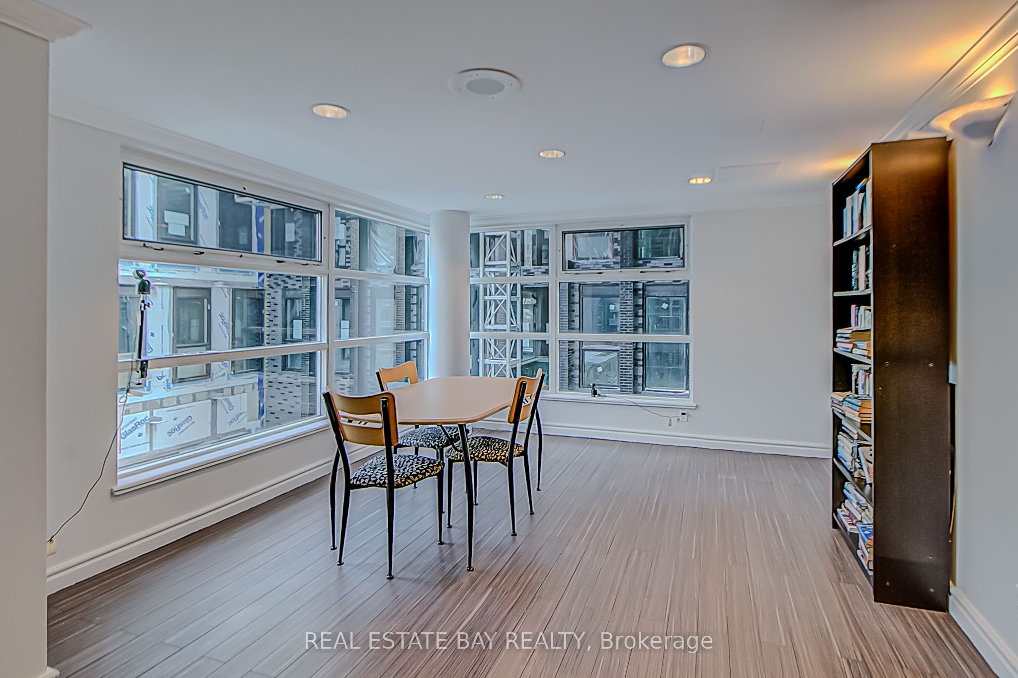 #1005 - 50 Lombard Street Property Photo 36