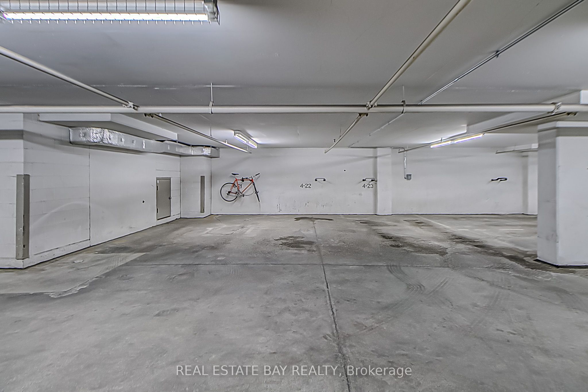 #1005 - 50 Lombard Street Property Photo 37