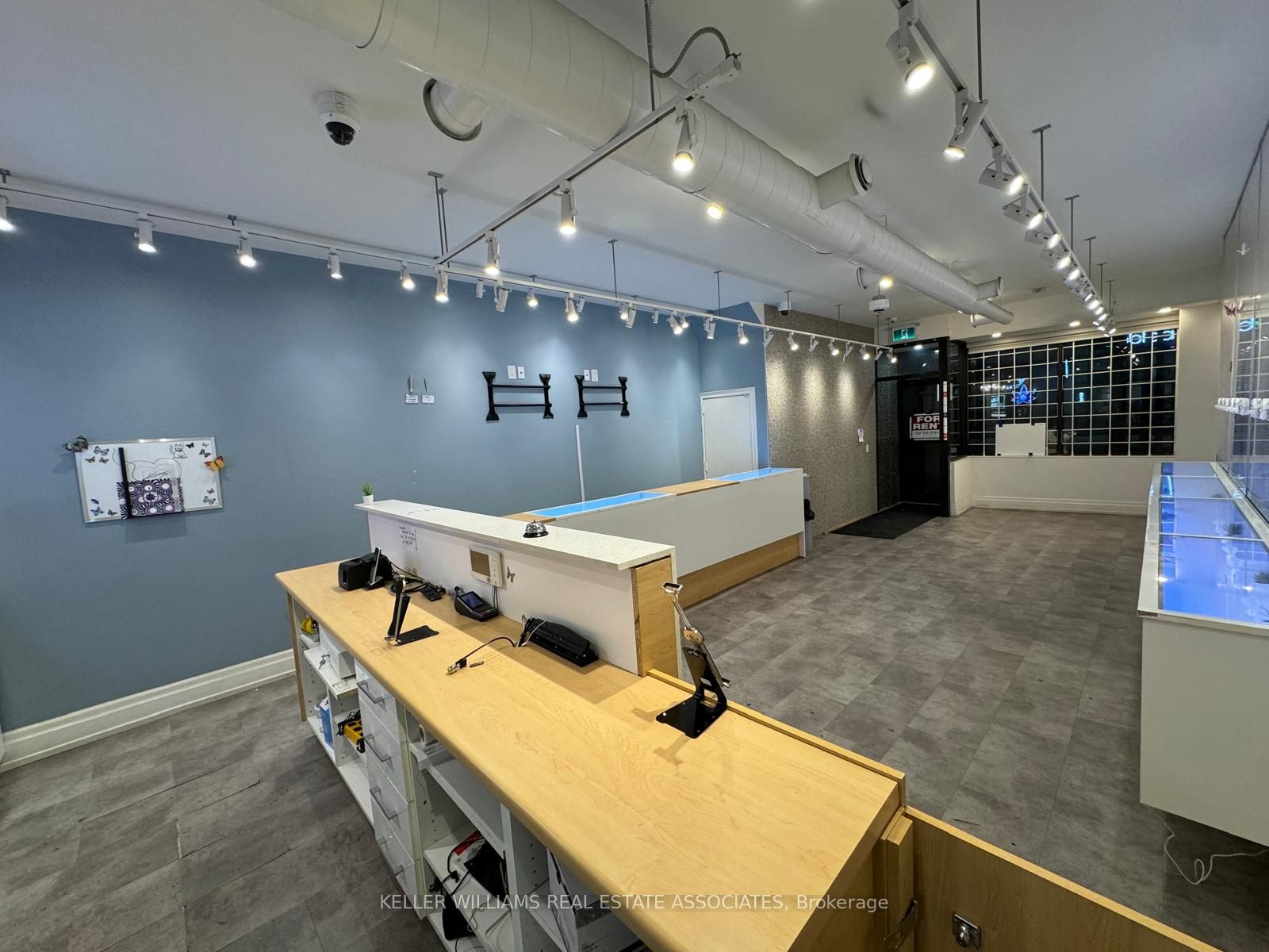 #main - 112 Dundas Street Property Photo 3