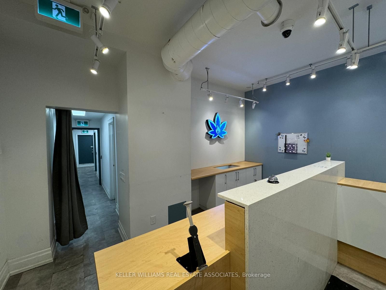 #main - 112 Dundas Street Property Photo 7
