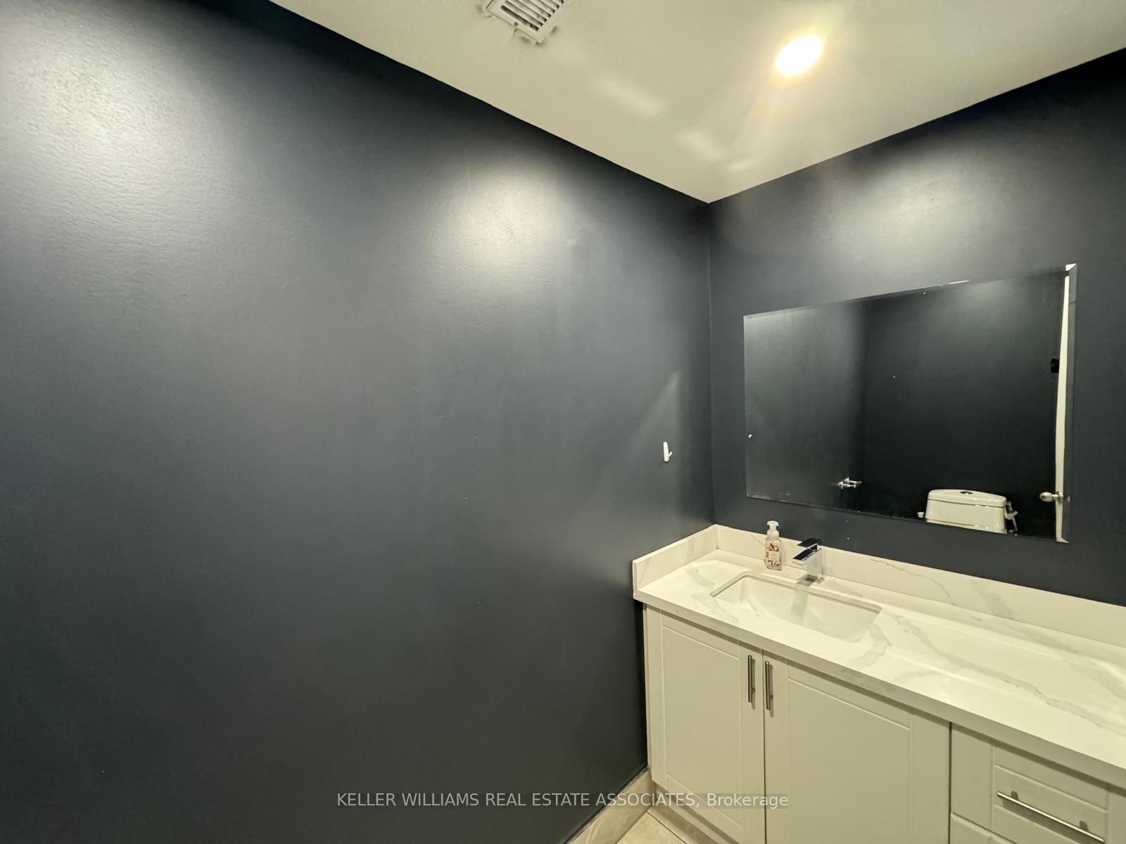 #main - 112 Dundas Street Property Photo 8