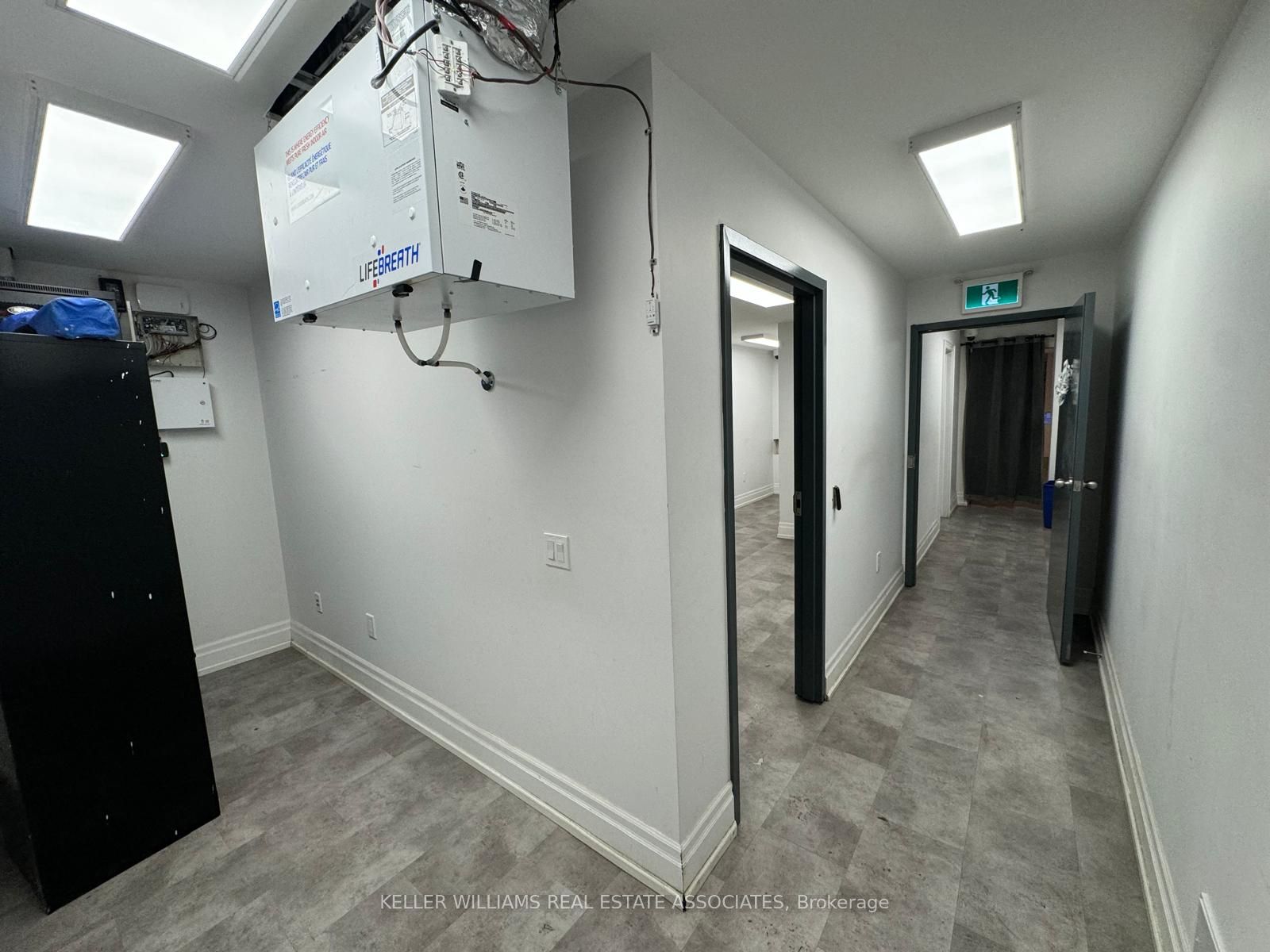 #main - 112 Dundas Street Property Photo 11