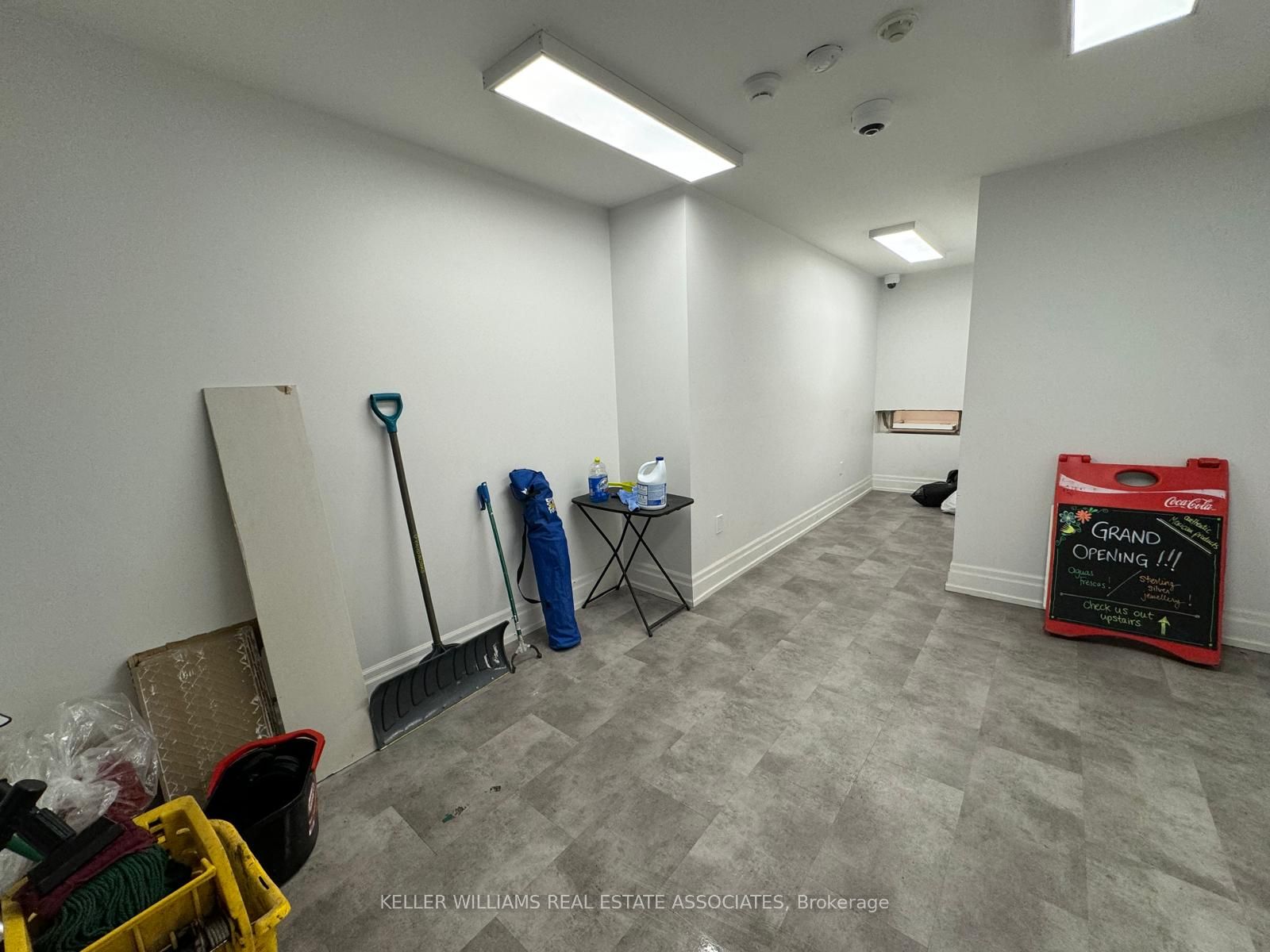#main - 112 Dundas Street Property Photo 12