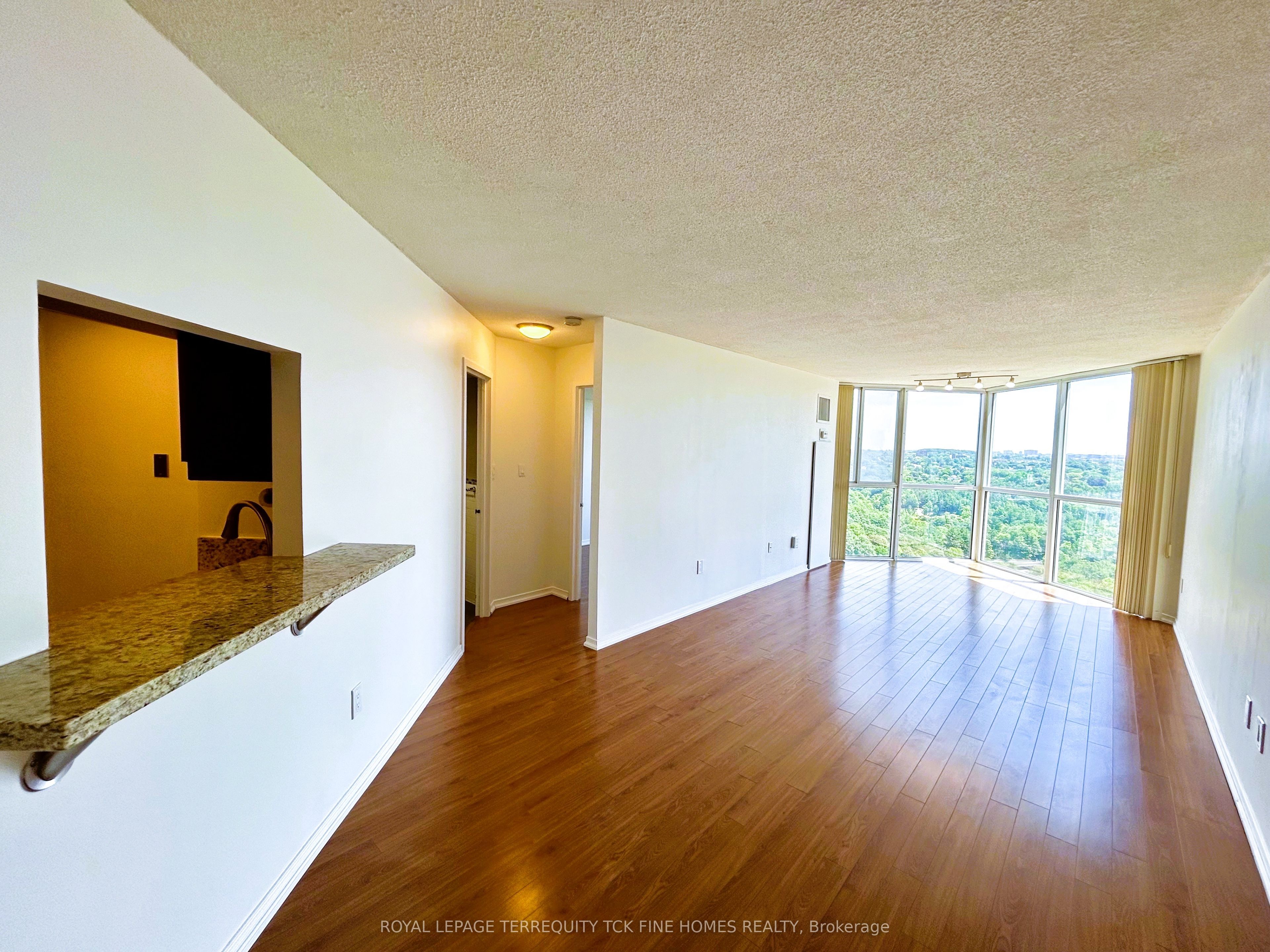#1810 - 5 Concorde Place Property Photo 8