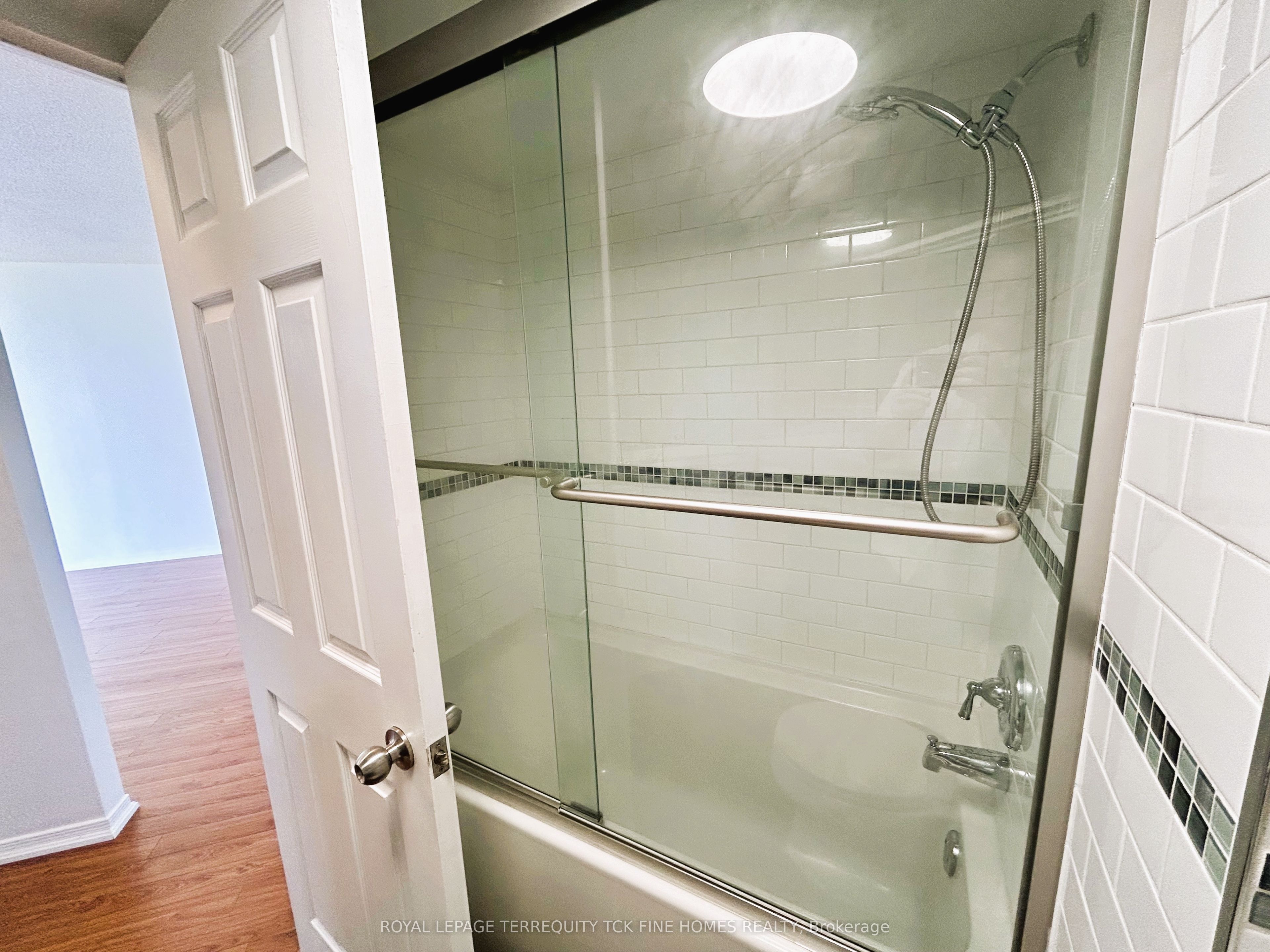 #1810 - 5 Concorde Place Property Photo 17