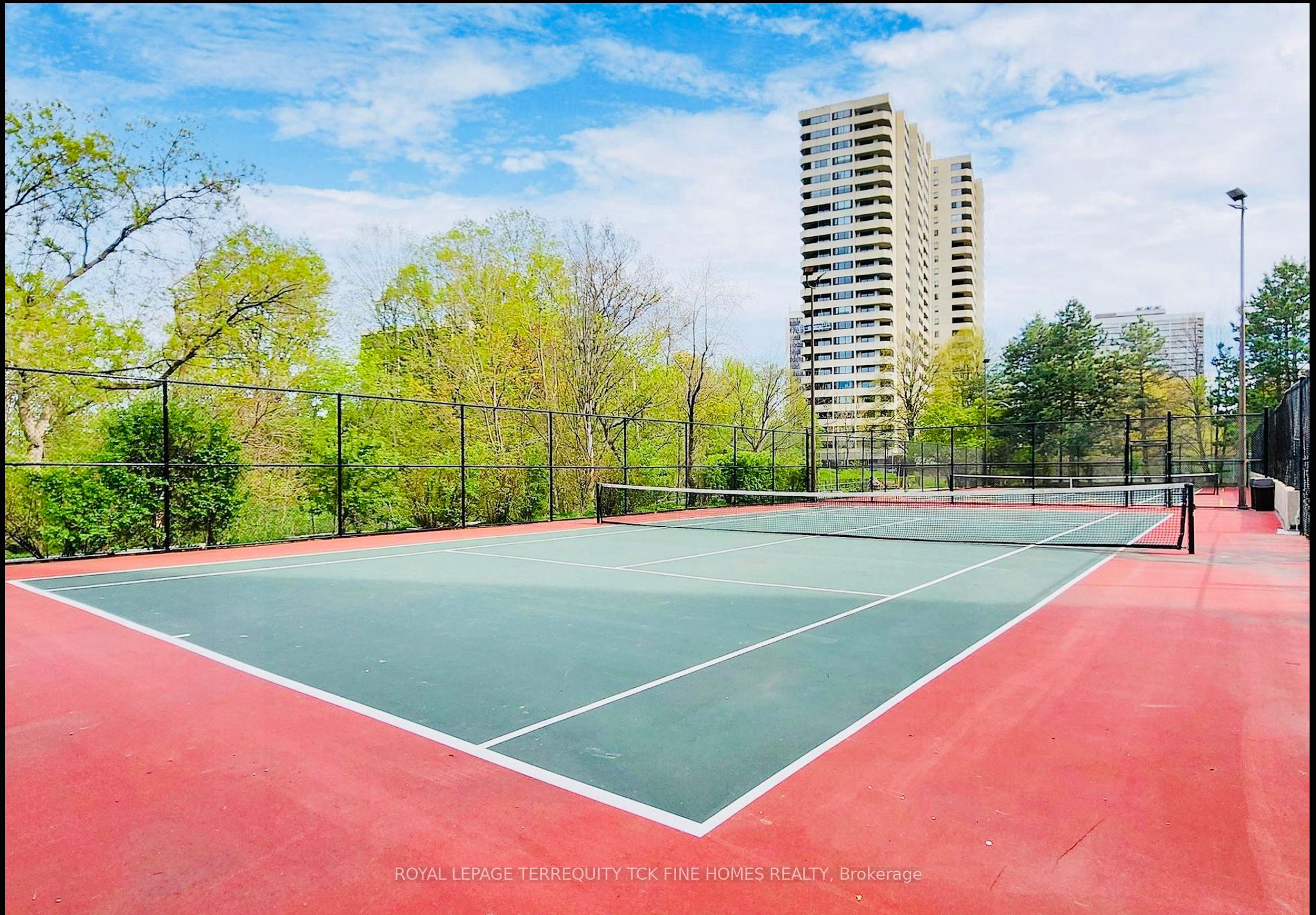 #1810 - 5 Concorde Place Property Photo 28