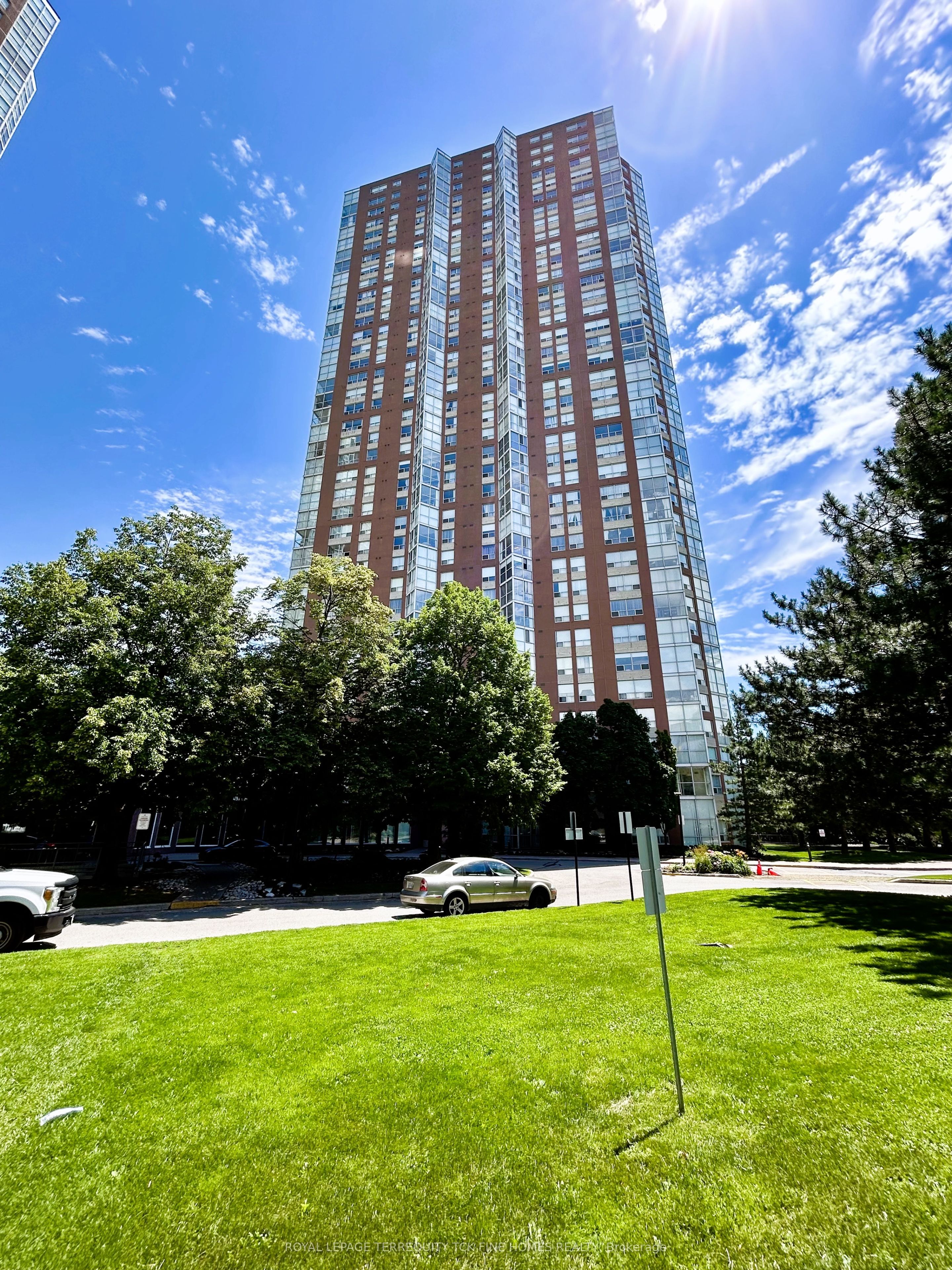 #1810 - 5 Concorde Place Property Photo 31