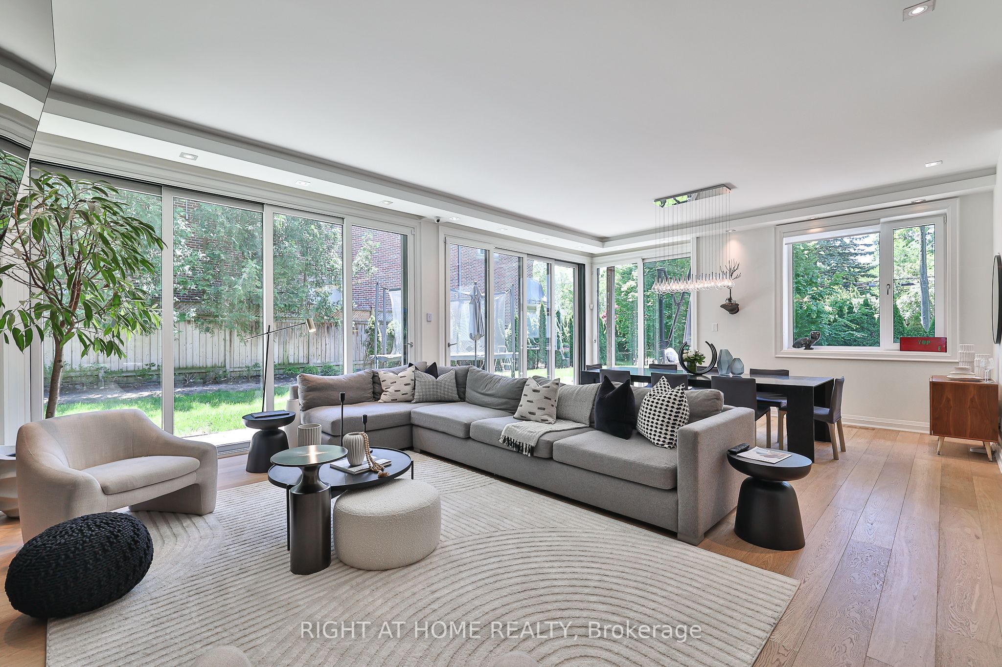 179 Old Yonge Street Property Photo 4