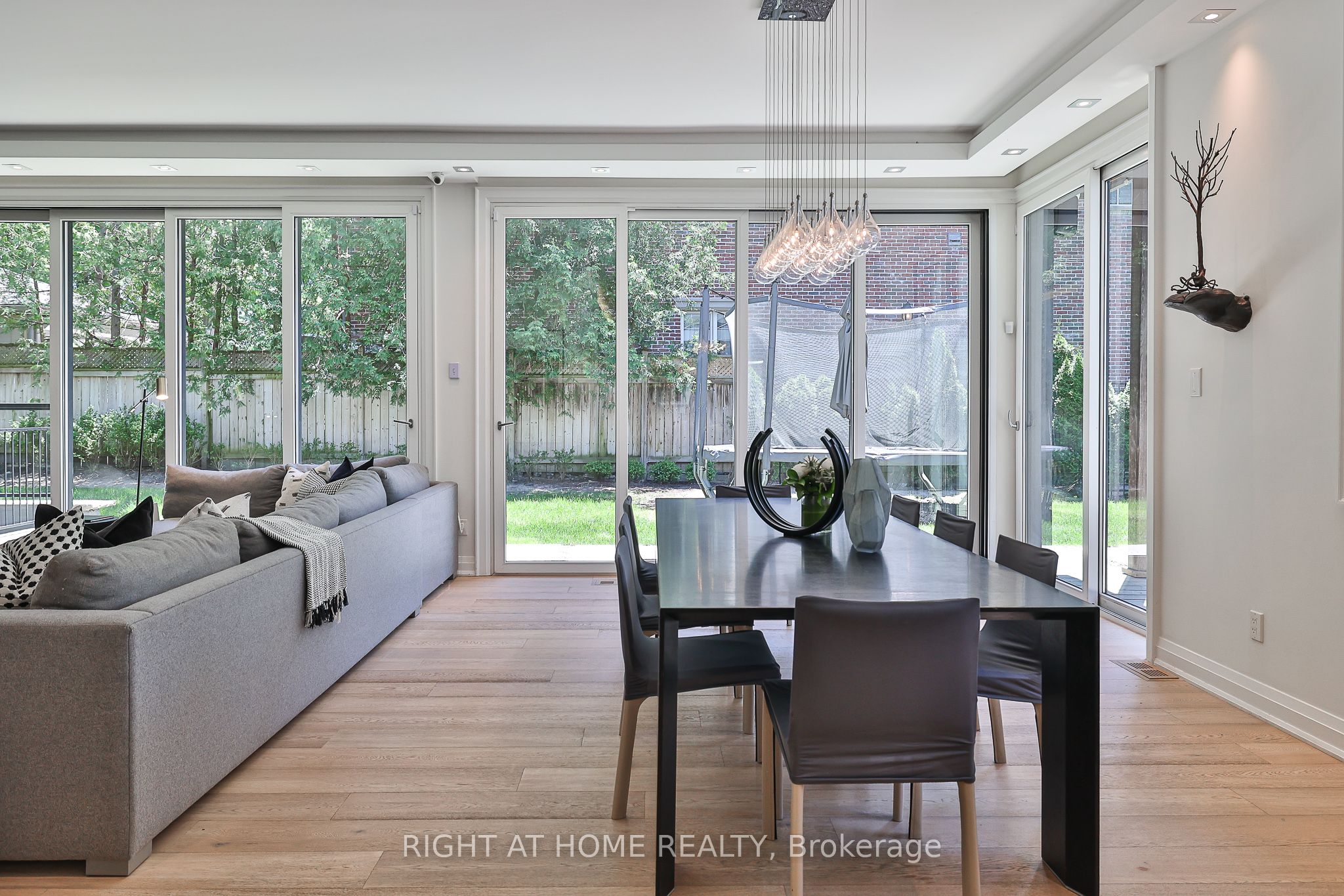 179 Old Yonge Street Property Photo 7