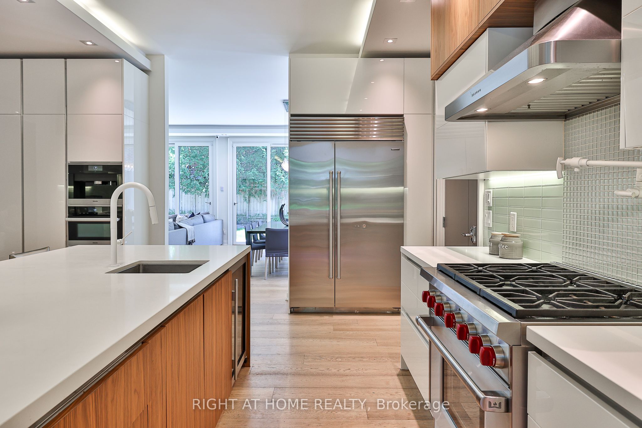 179 Old Yonge Street Property Photo 9