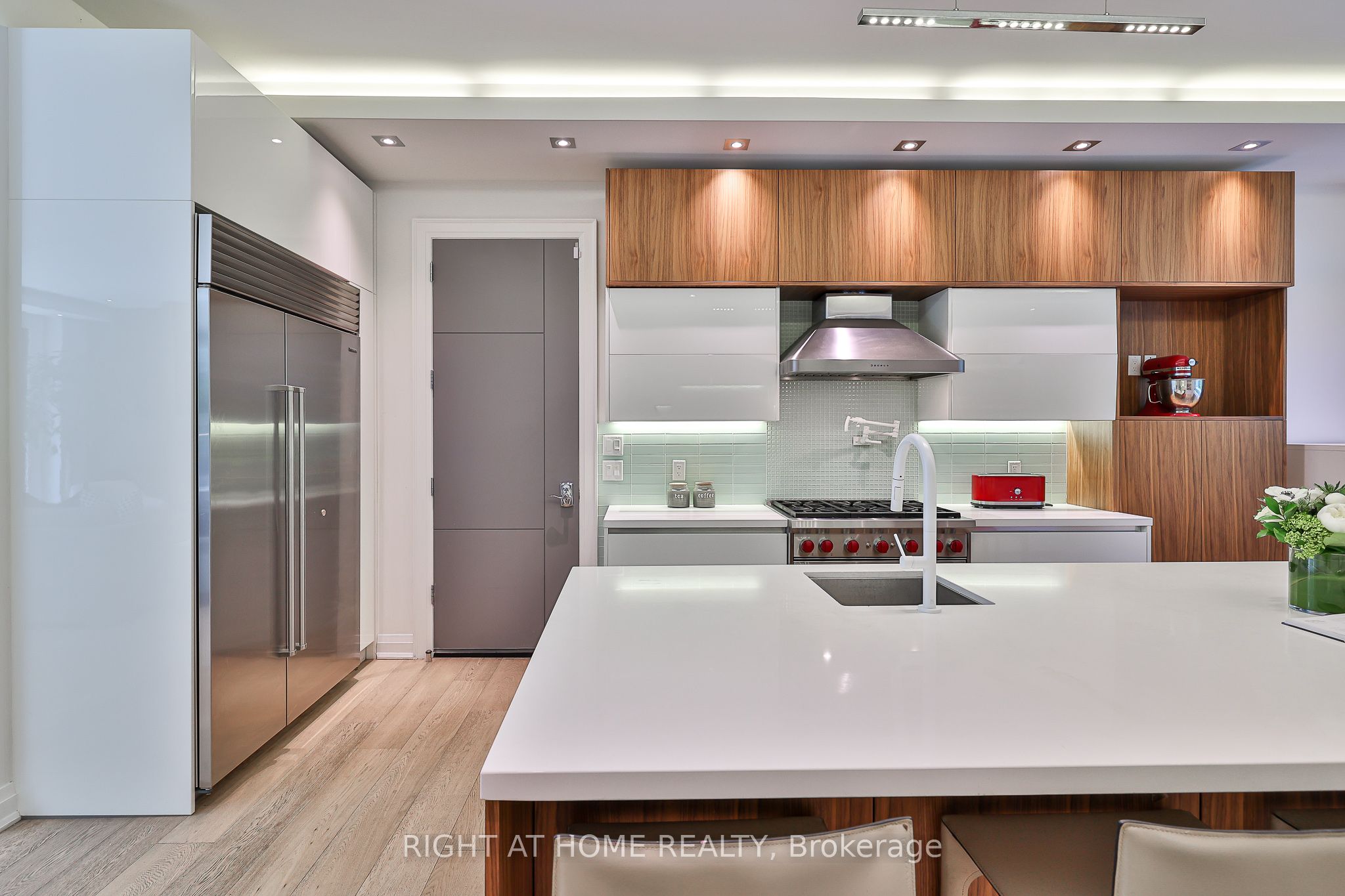 179 Old Yonge Street Property Photo 12