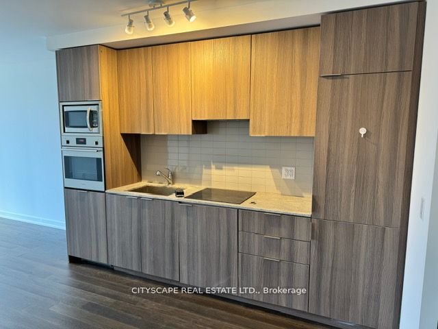 #708 - 11 Wellesley Street Property Photo 6