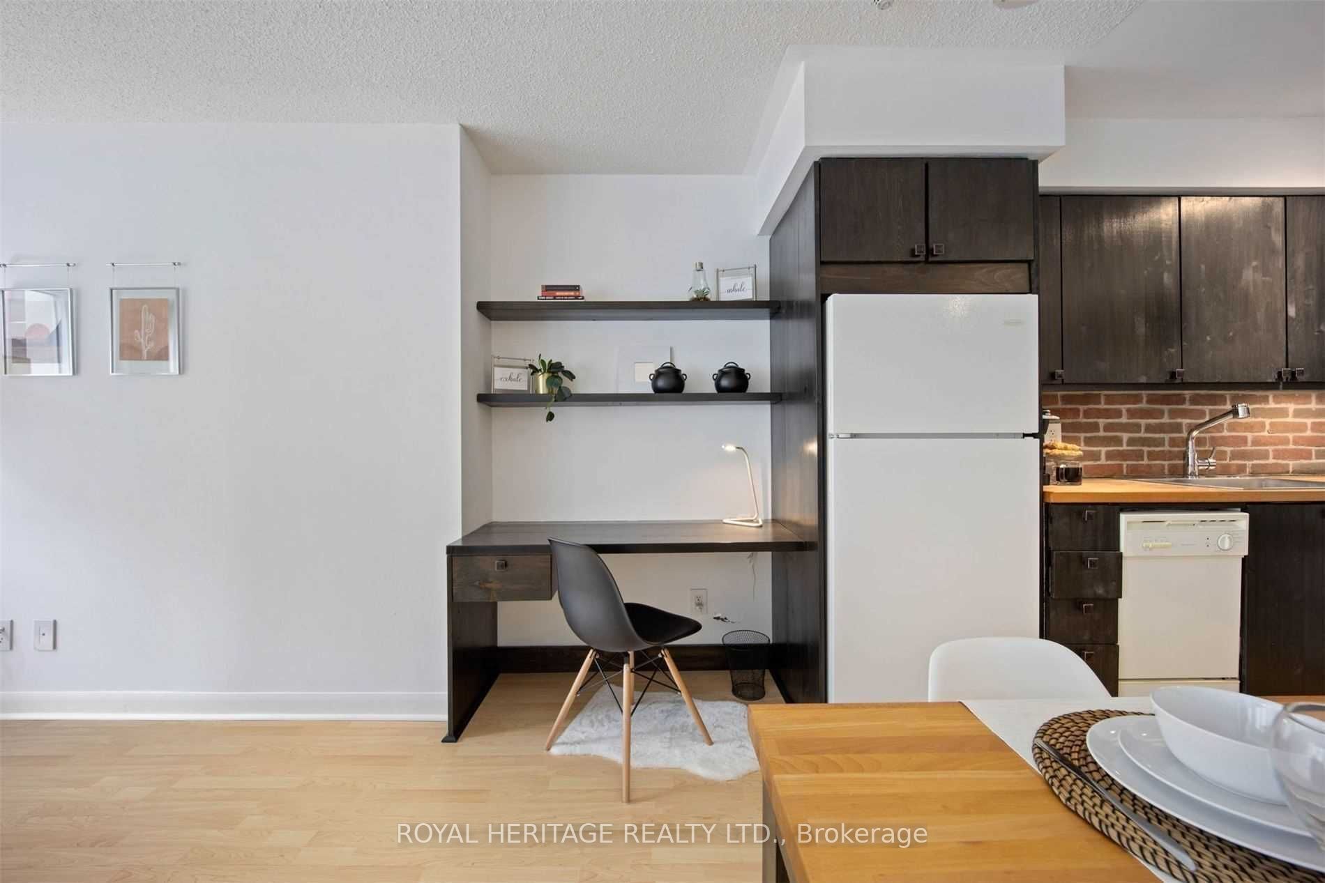 #818 - 210 Victoria Street Property Photo 5