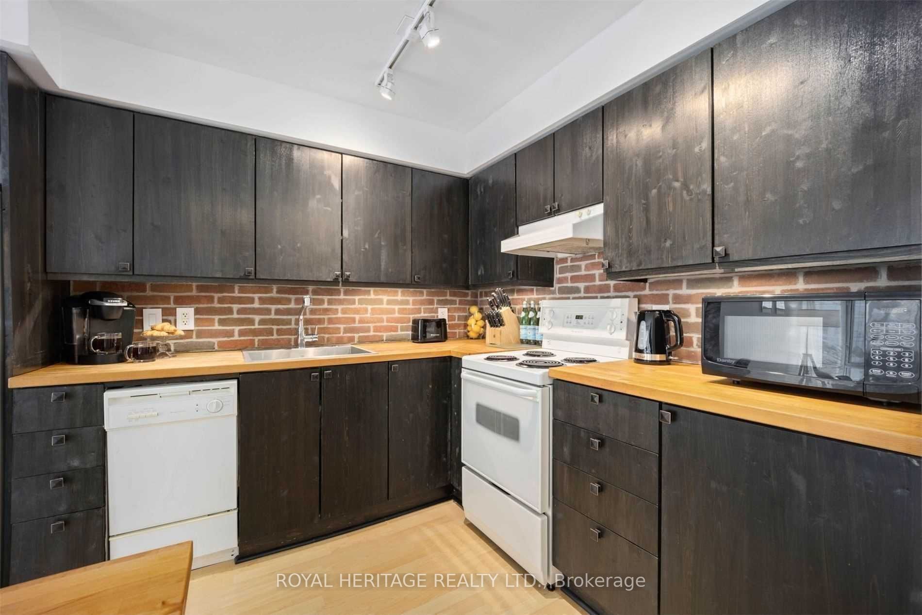 #818 - 210 Victoria Street Property Photo 9