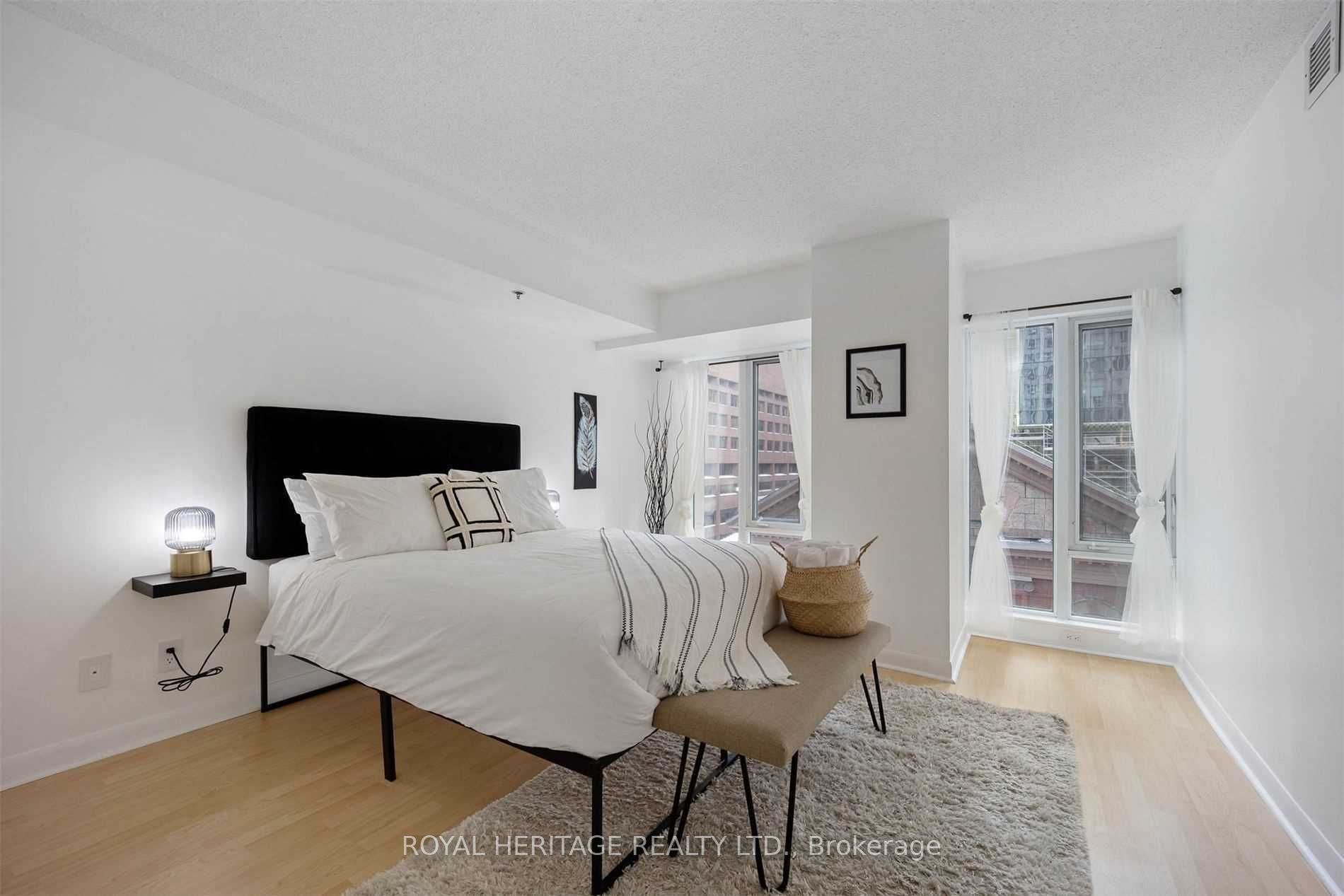 #818 - 210 Victoria Street Property Photo 12