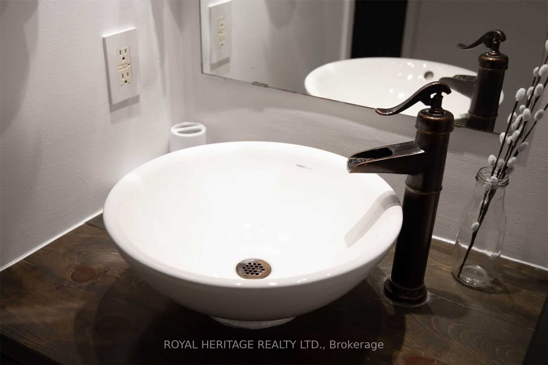 #818 - 210 Victoria Street Property Photo 19