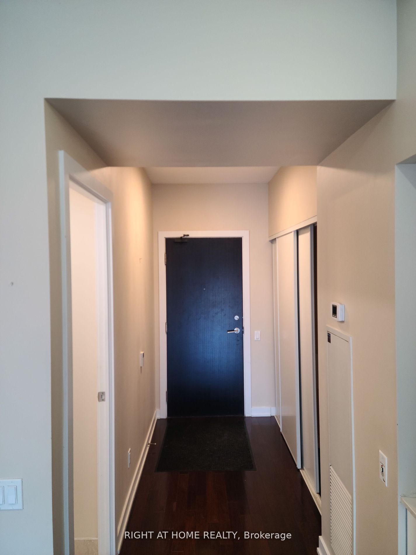 #2004 - 33 Charles Street Property Photo 5