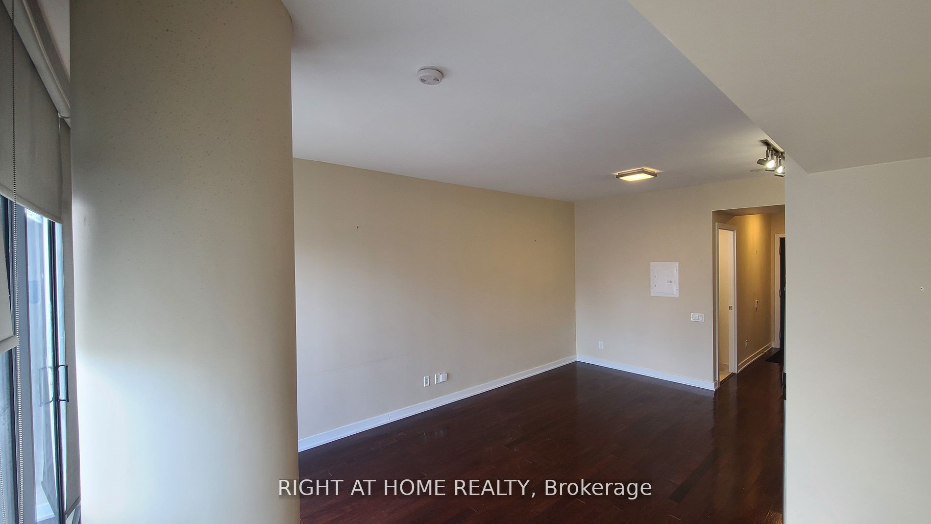 #2004 - 33 Charles Street Property Photo 8