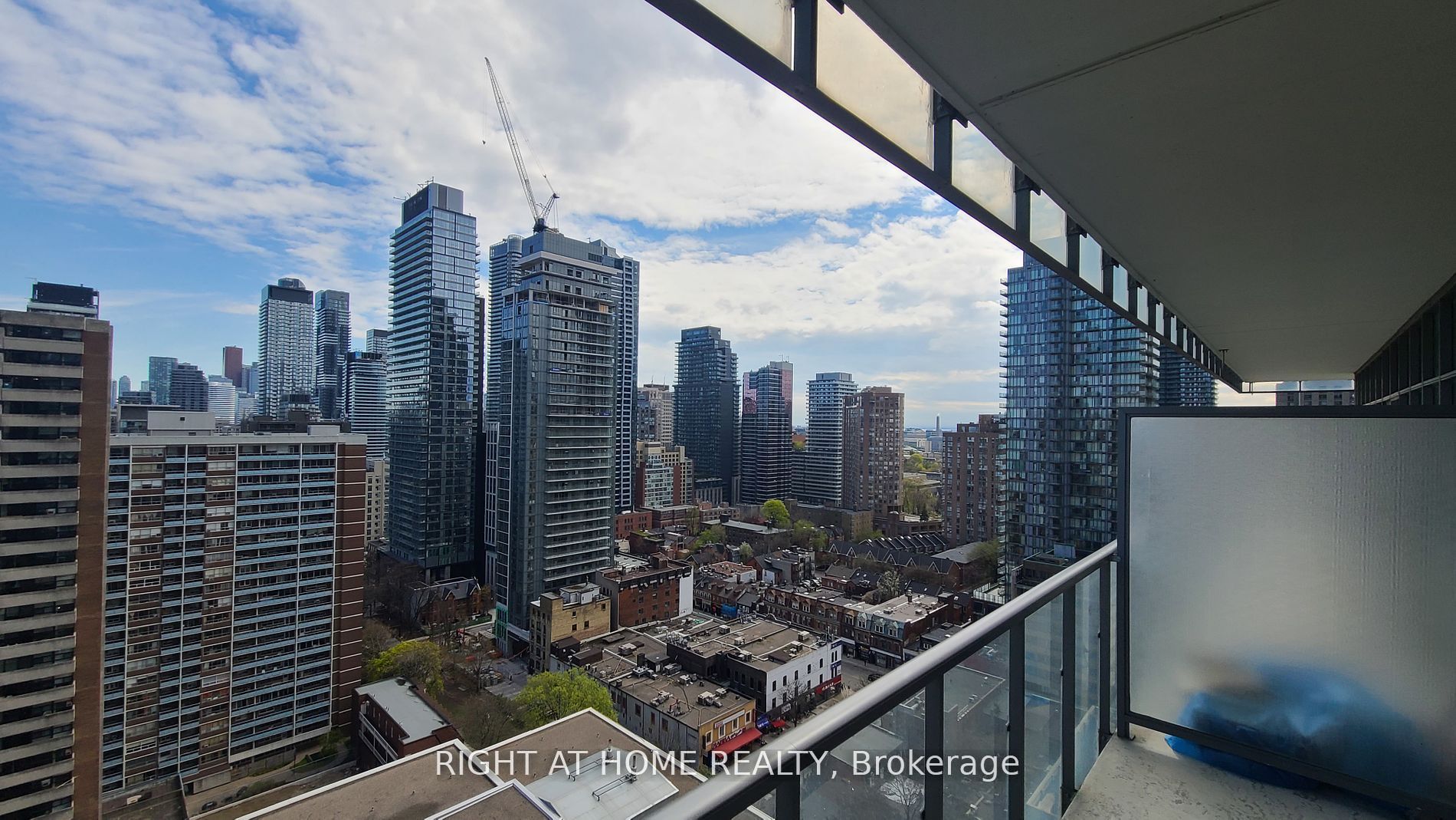 #2004 - 33 Charles Street Property Photo 16