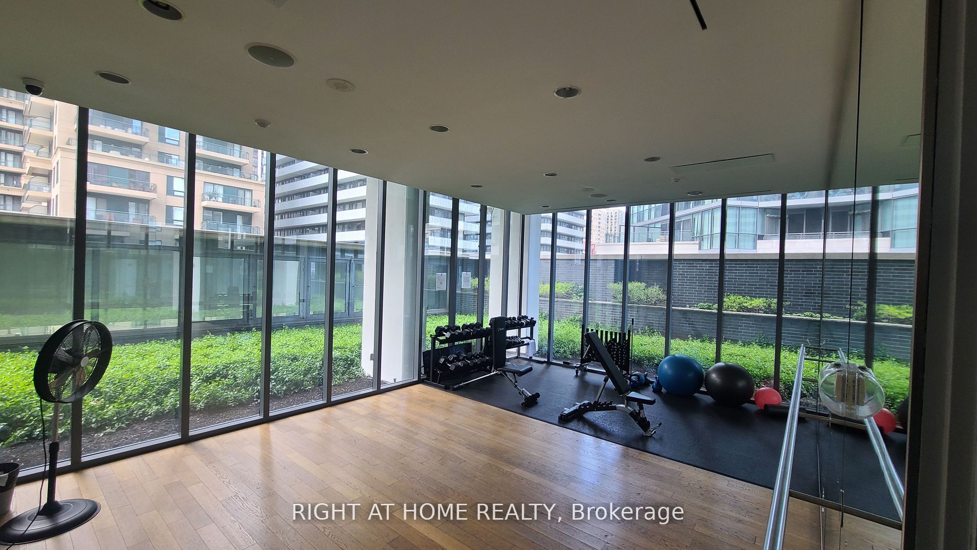 #2004 - 33 Charles Street Property Photo 20
