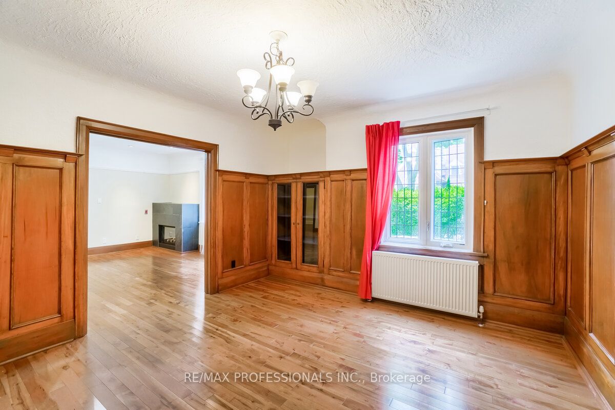 #1 - 323 Walmer Road Property Photo 16