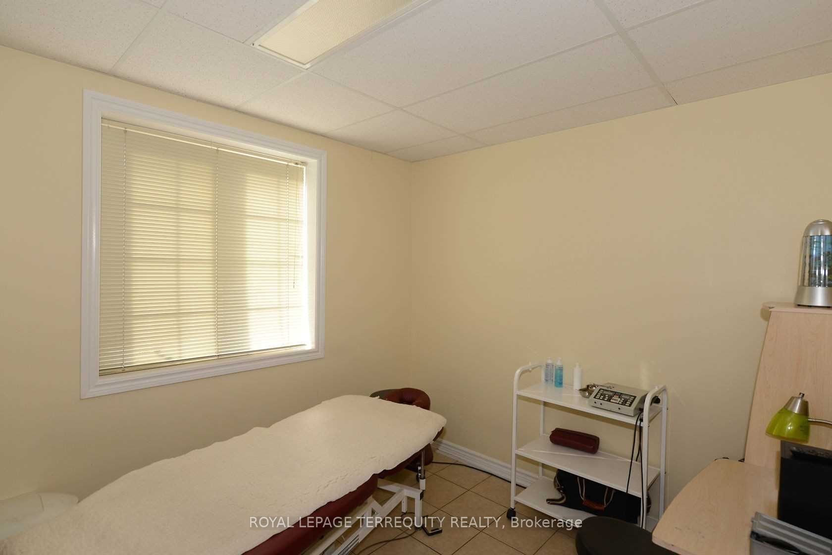 631 Sheppard Avenue Property Photo 12