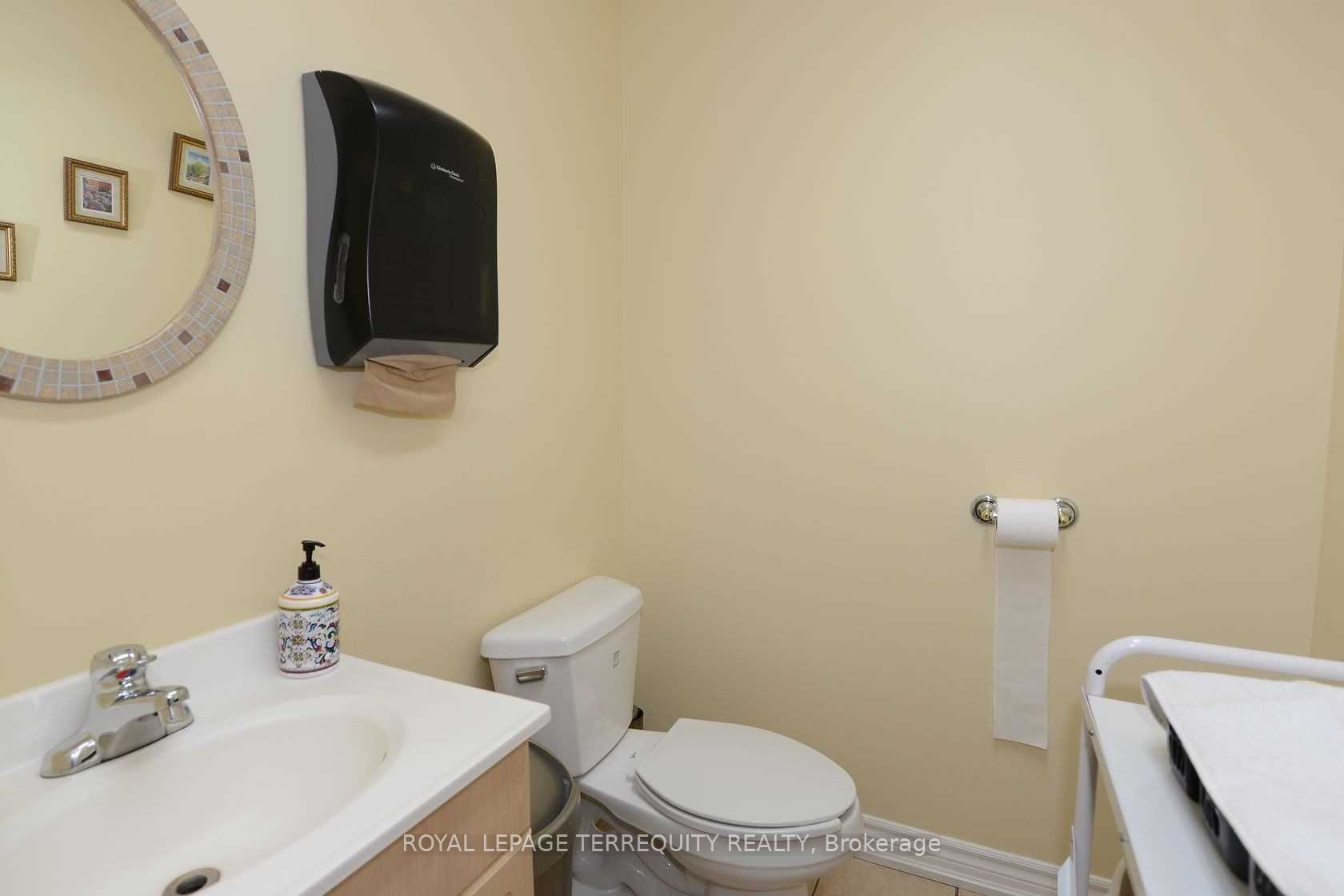 631 Sheppard Avenue Property Photo 15