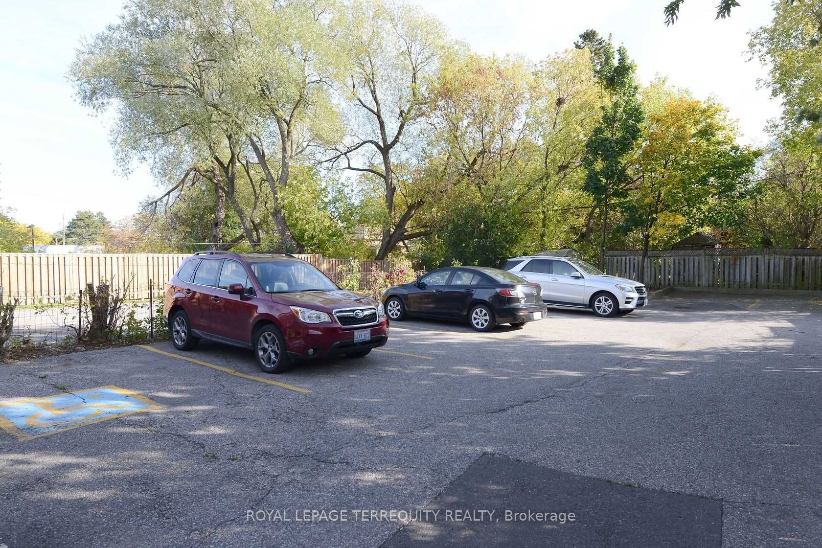 631 Sheppard Avenue Property Photo 16