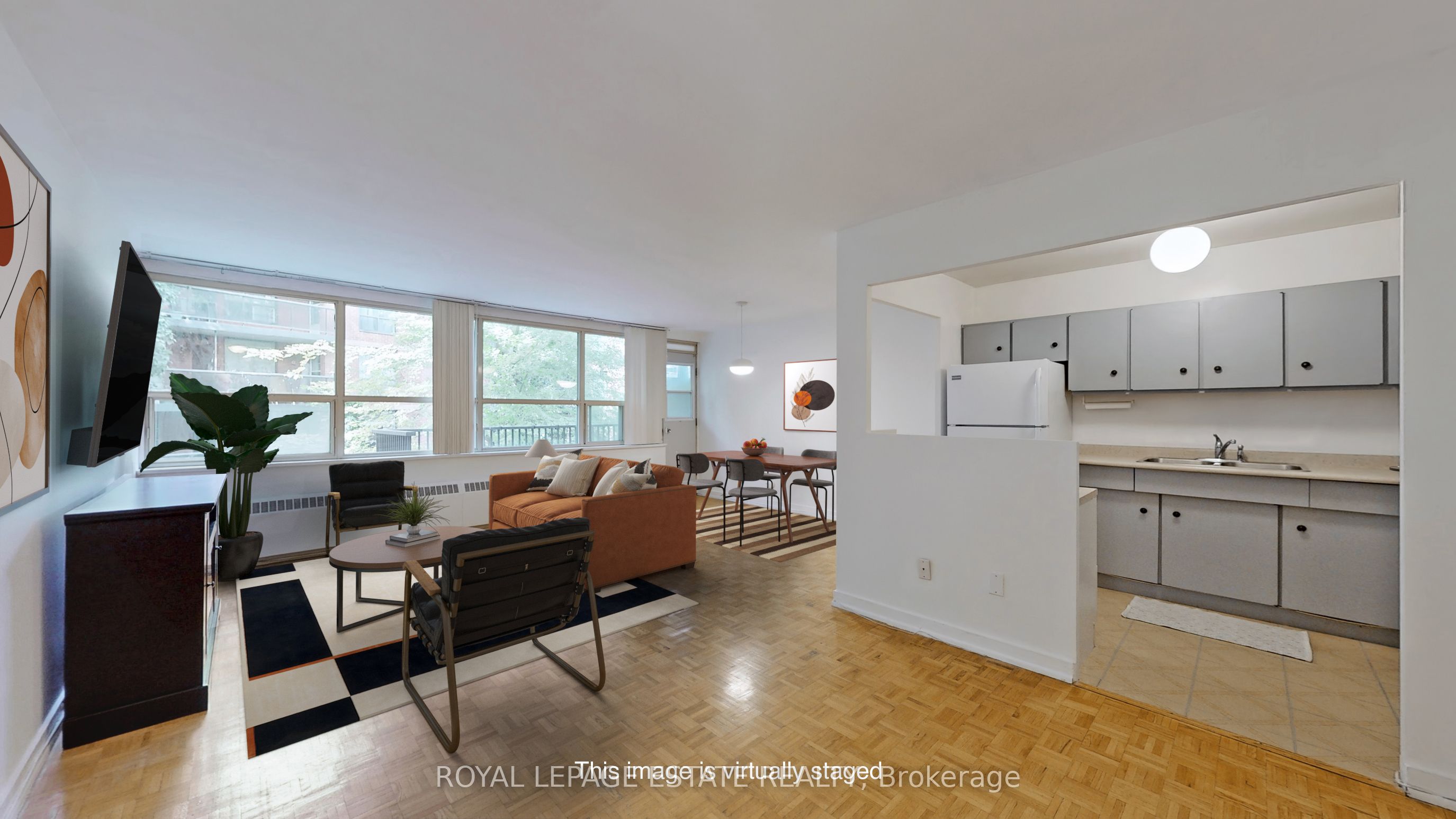 #208 - 160 The Donway Property Photo 3