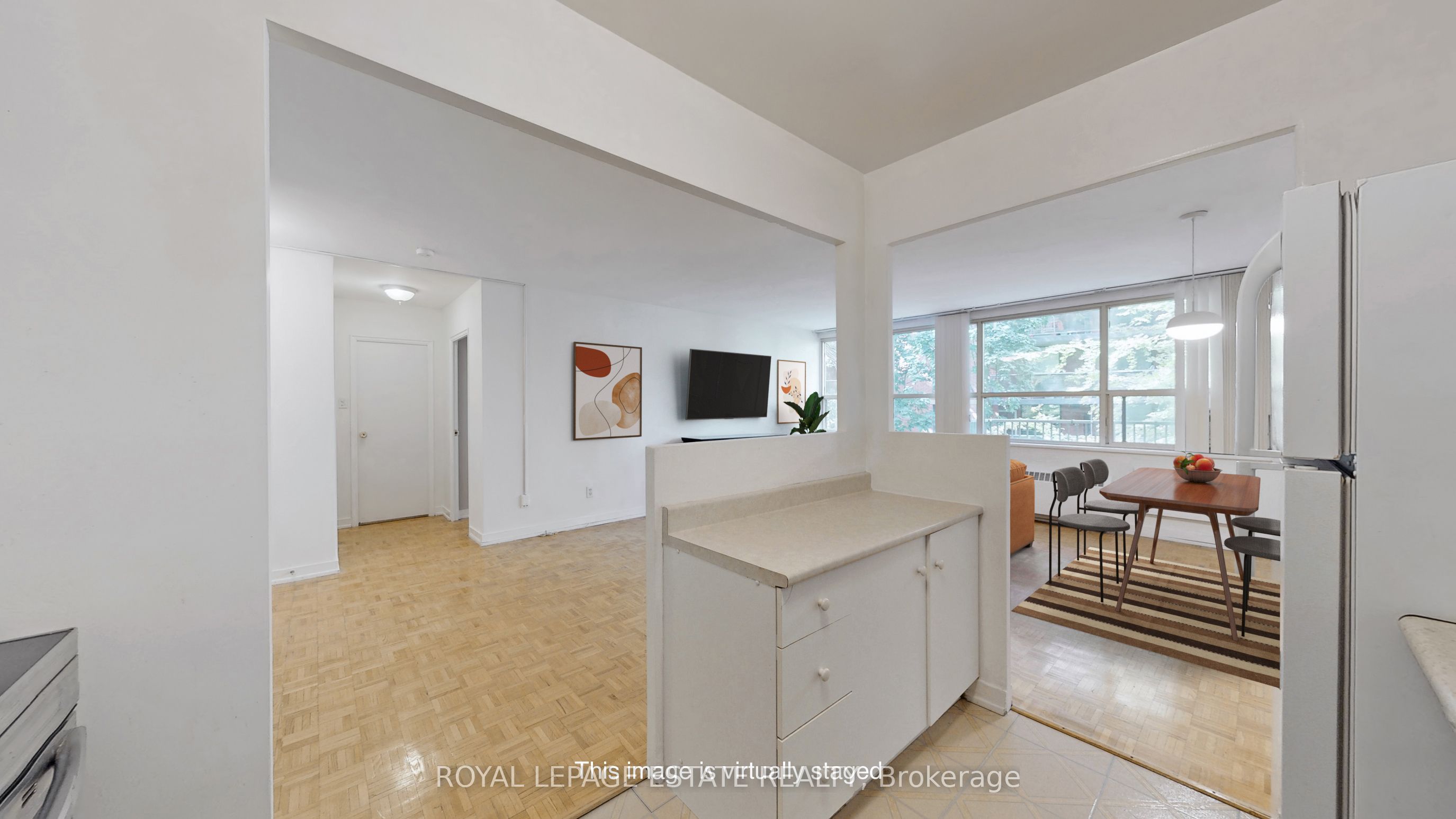 #208 - 160 The Donway Property Photo 7