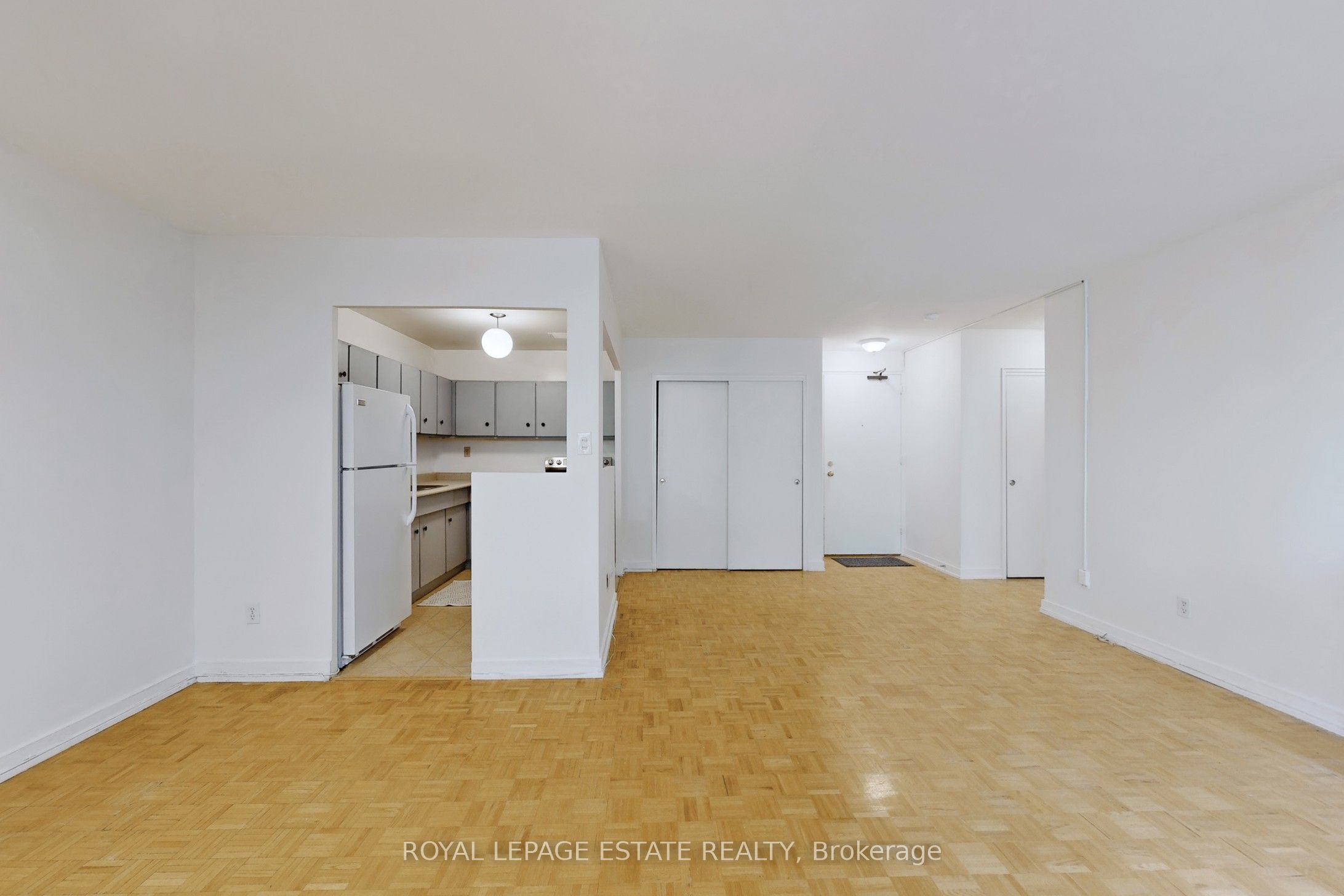 #208 - 160 The Donway Property Photo 14