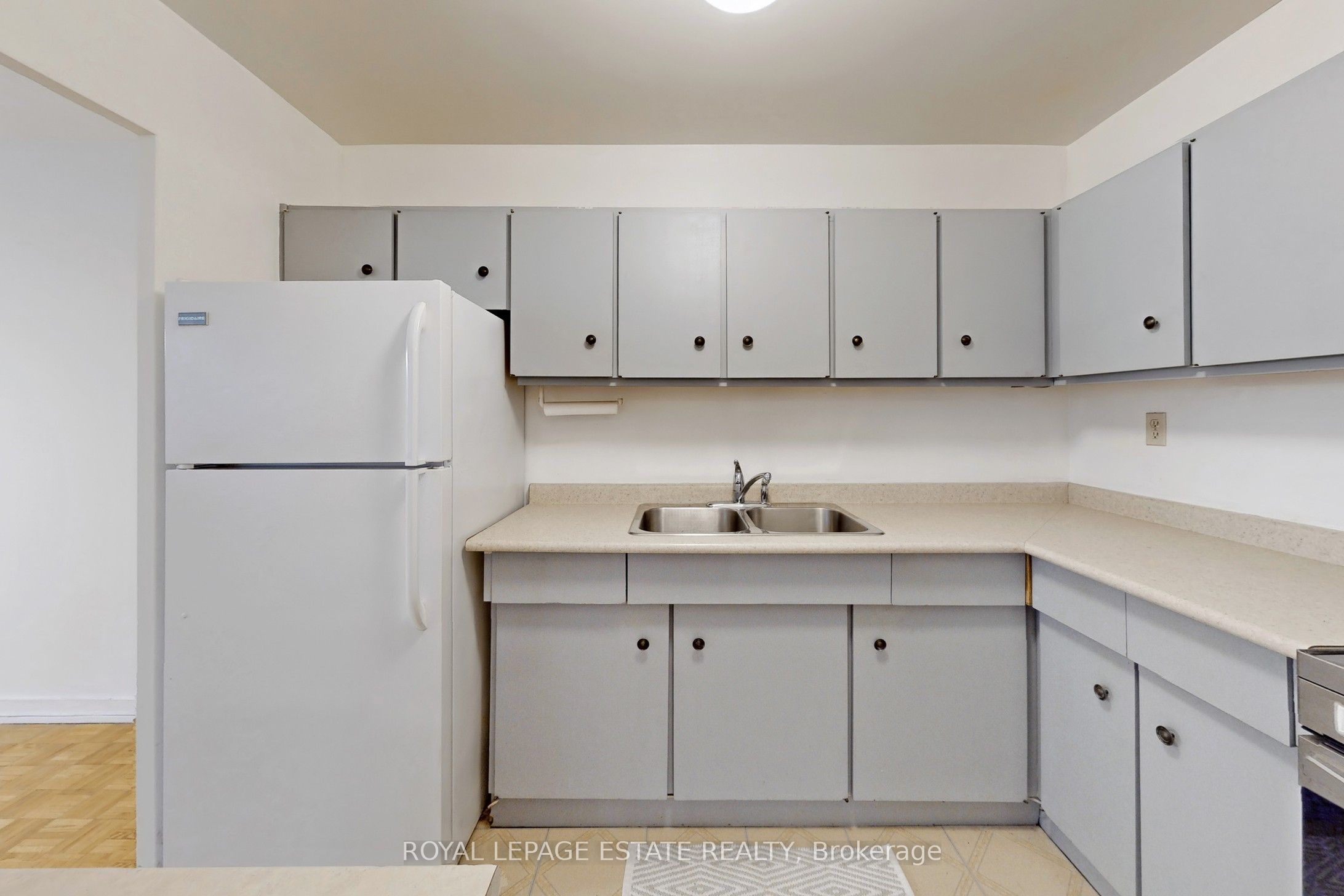 #208 - 160 The Donway Property Photo 19